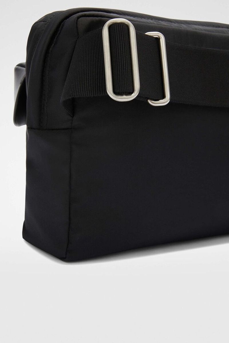 Jil Sander o1loc1c0426 Size:OS/Lid Messenger in Black Size ONE SIZE - 4 Thumbnail