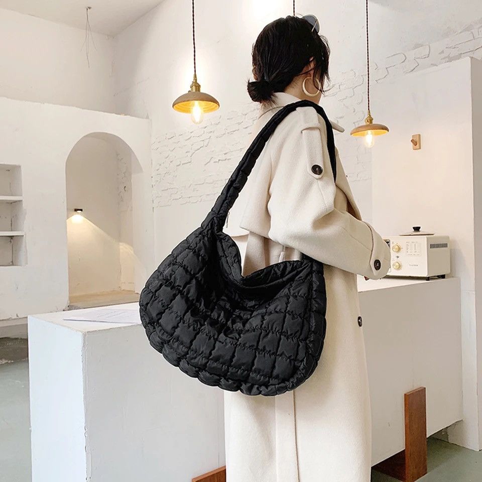 Japanese Brand × Vintage Quilted puffer cream shoulder tote bag Size ONE SIZE - 1 Thumbnail