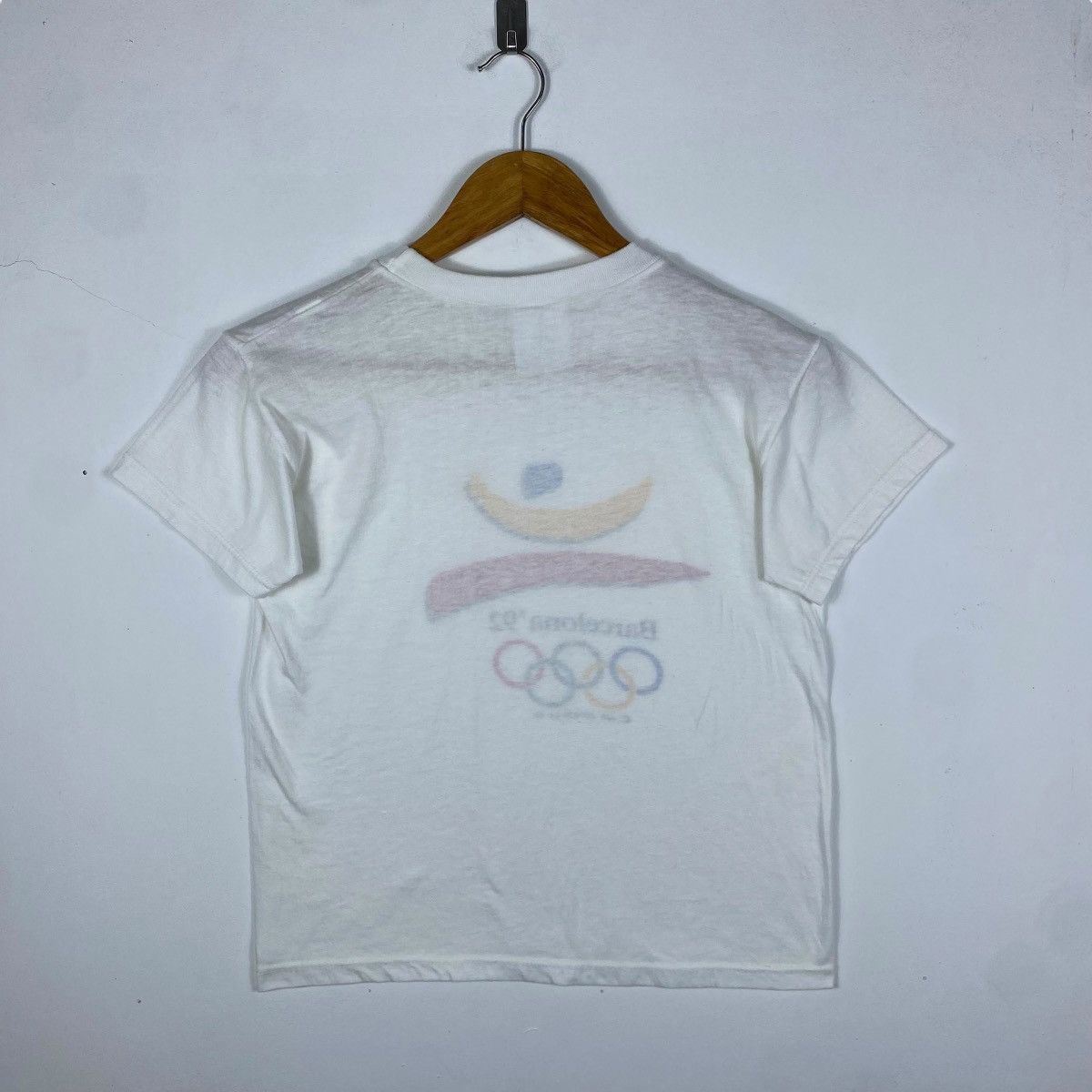 Vintage Vintage OLYMPIC BARCELONA 1992 Graphic Women Tops Tee Shirt Size US S / EU 44-46 / 1 - 4 Thumbnail