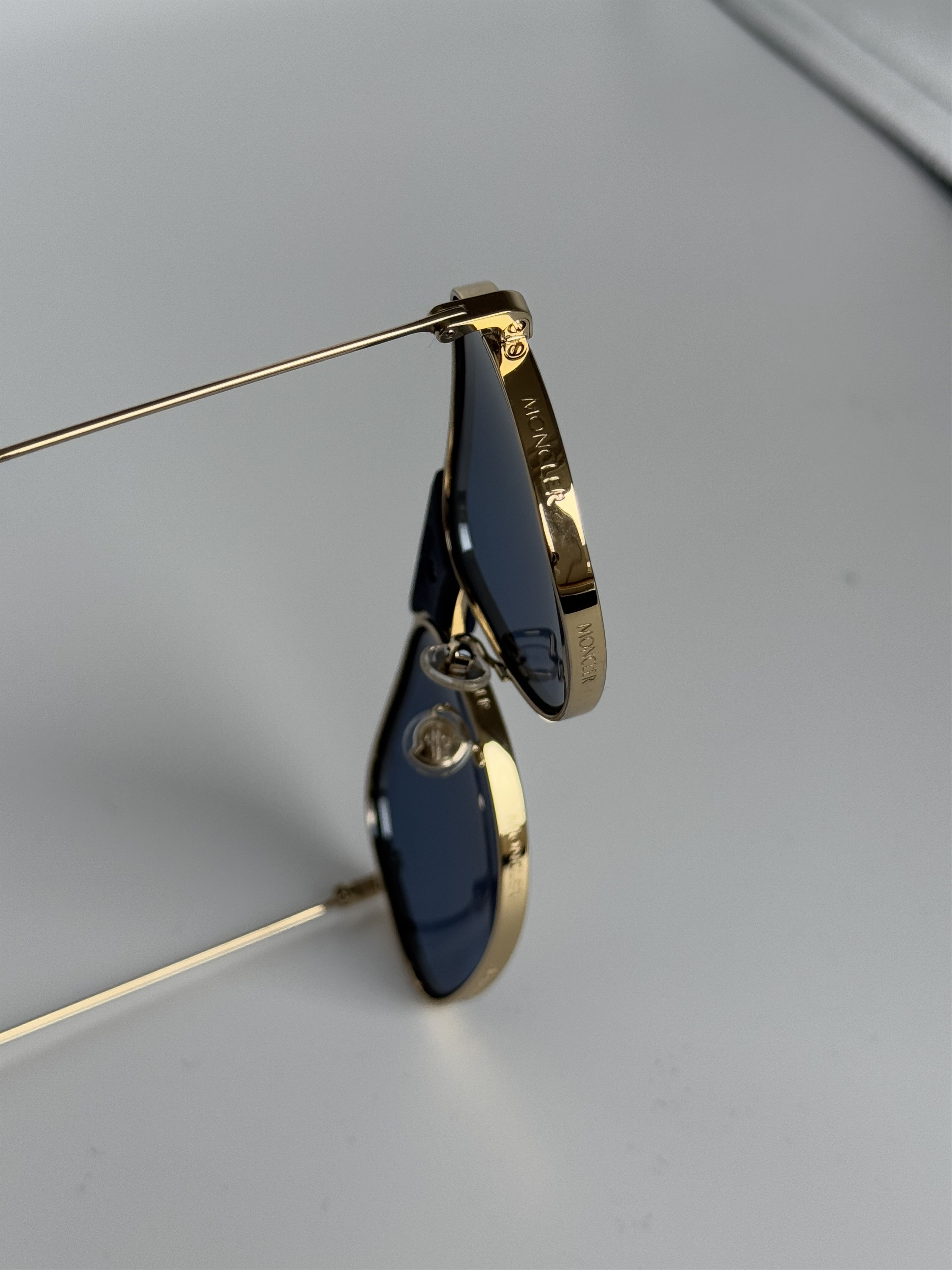 Moncler Moncler Sunglasses Size ONE SIZE - 6 Thumbnail