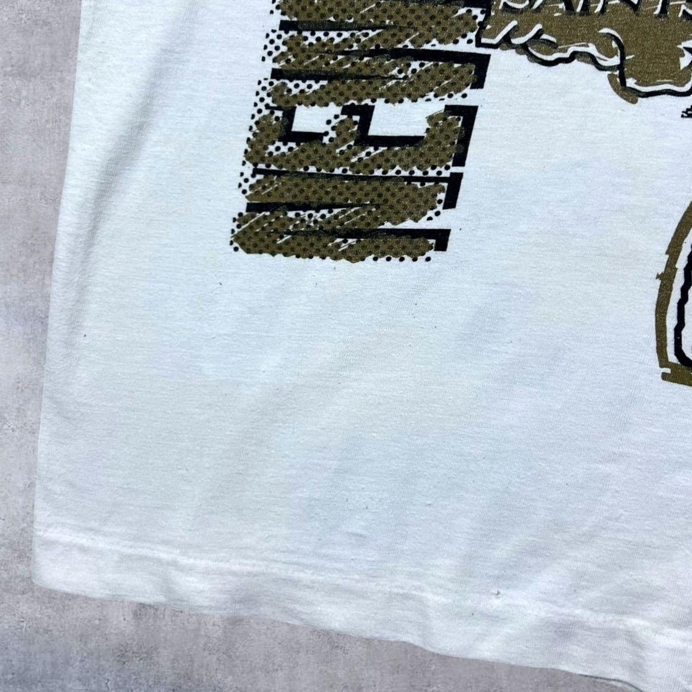 NFL VINTAGE Magic Johnson T's NFL New Orleans Saints All-Over Print Single Stitch T-Shirt XL Mens Size US XL / EU 56 / 4 - 6 Thumbnail