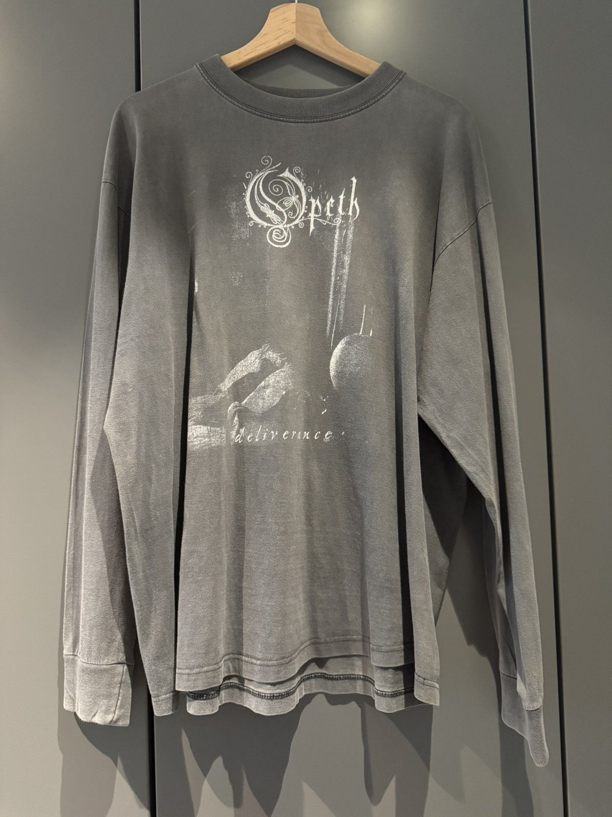 Band Tees Beautifully faded vintage bang long sleeve t shirt Size US XL / EU 56 / 4 - 1 Thumbnail
