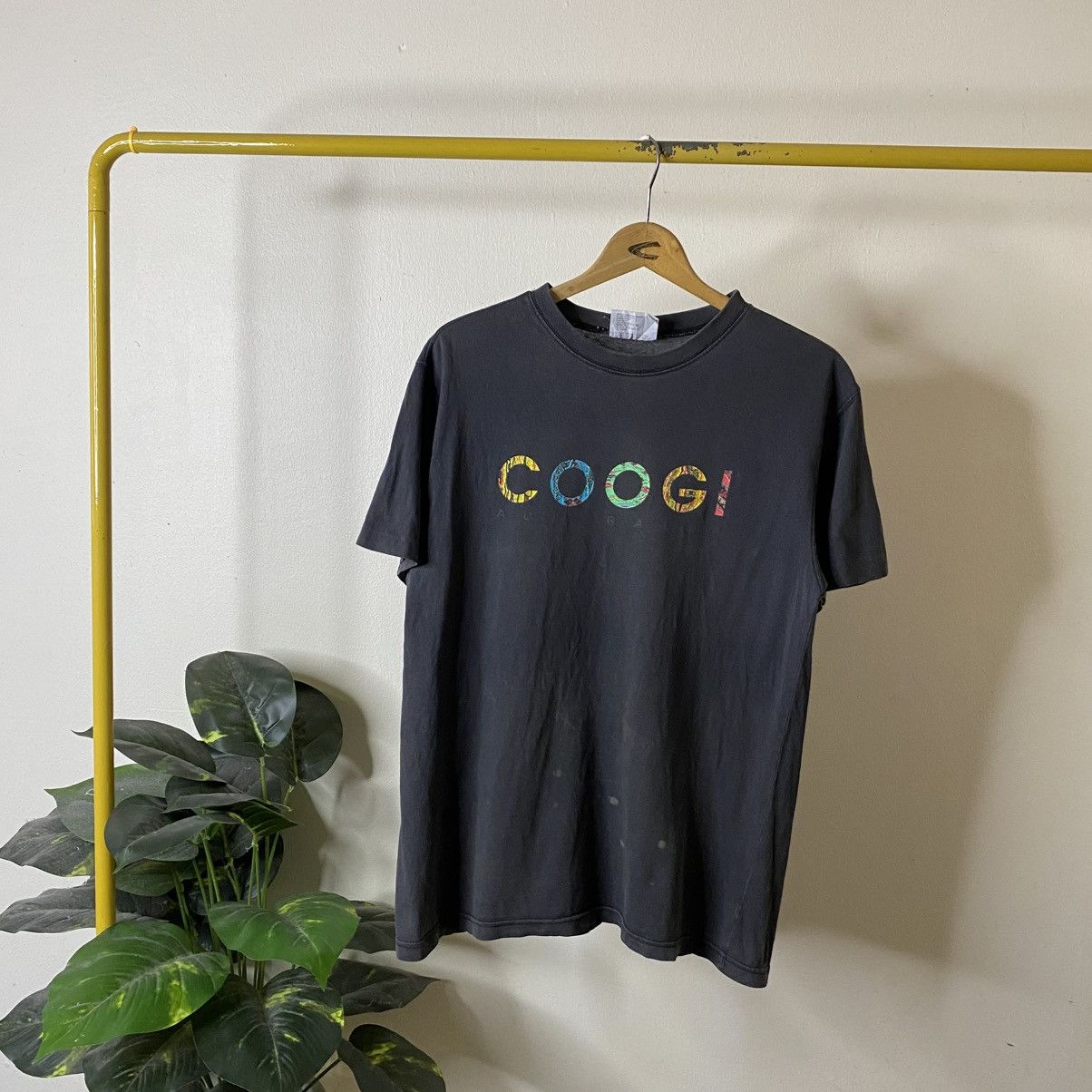 Coogi Vintage 90s Coogi Australia Faded Black T Shirt Size US L / EU 52-54 / 3 - 1 Thumbnail