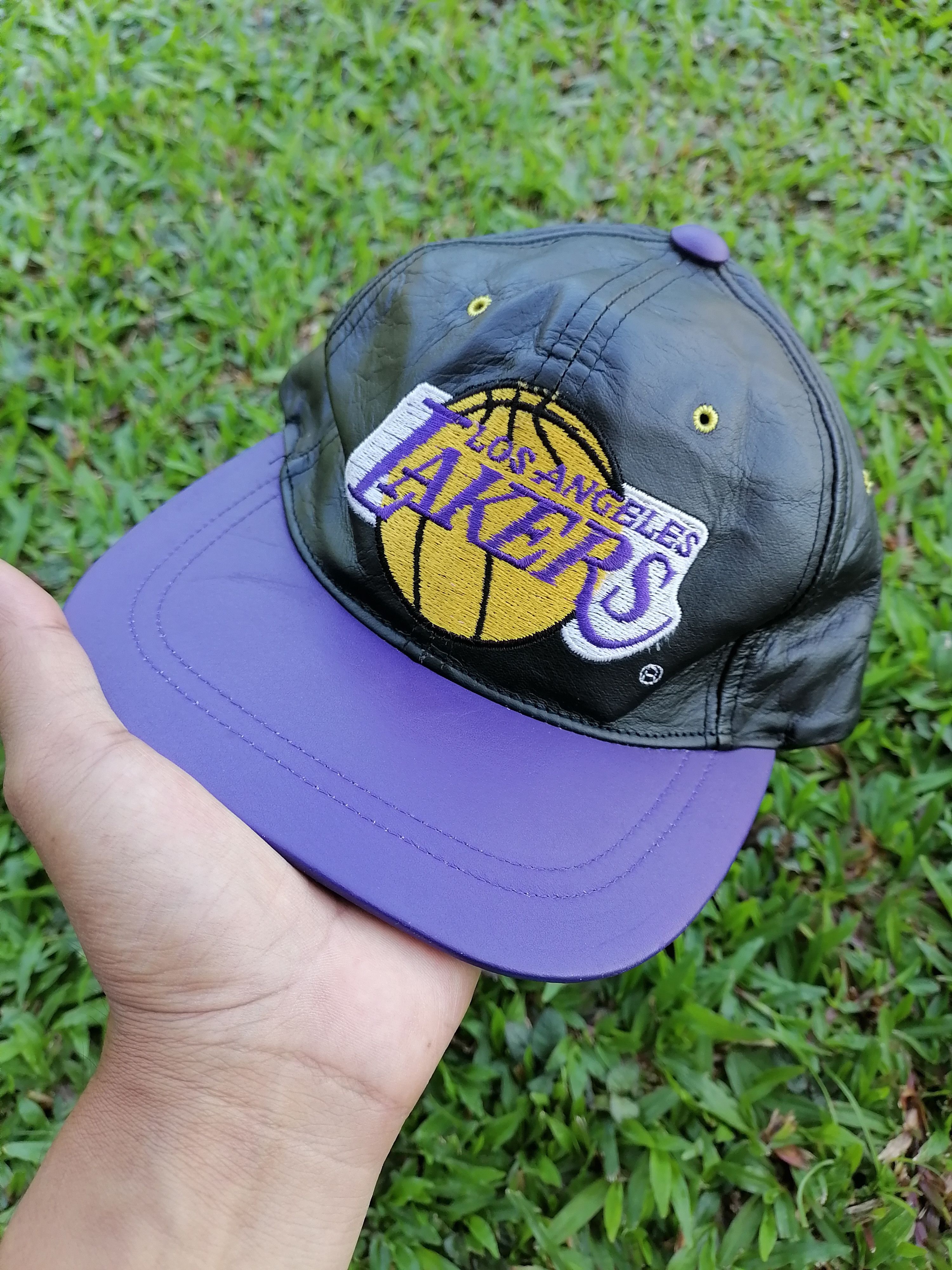 NBA × Sports Specialties Vintage NBA L.A Lakers Leather Velcro Cap Size ONE SIZE - 1 Thumbnail
