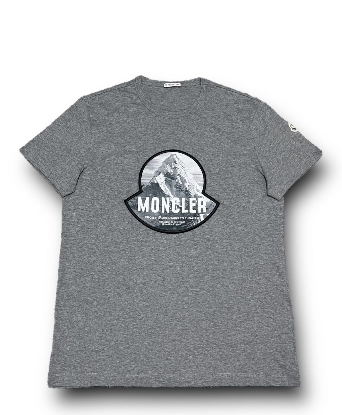 image of Italian Designers Moncler Mountain Logo Print Maglia T-Shirt in Grey, Men's (Size Large)