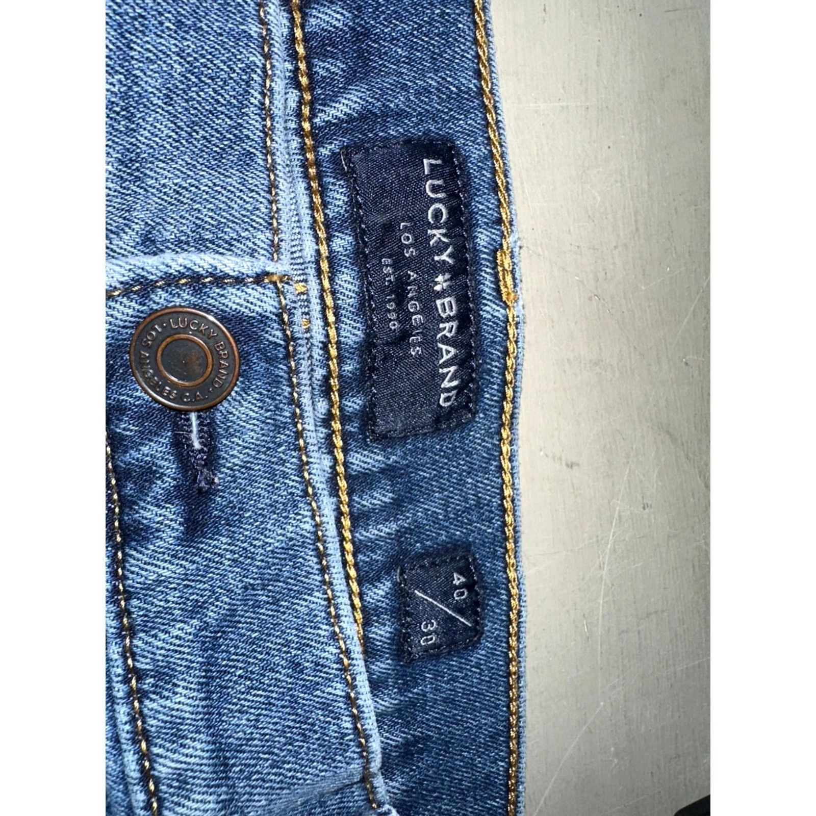 Lucky Brand Lucky Brand Mens 221 Original Straight Jeans 40x30 Blue Medium Wash Denim Regular Rise Mid Belt Loops 5-Pocket Zipper Button Casual Vintage No N/A Size US 40 / EU 56 - 4 Thumbnail