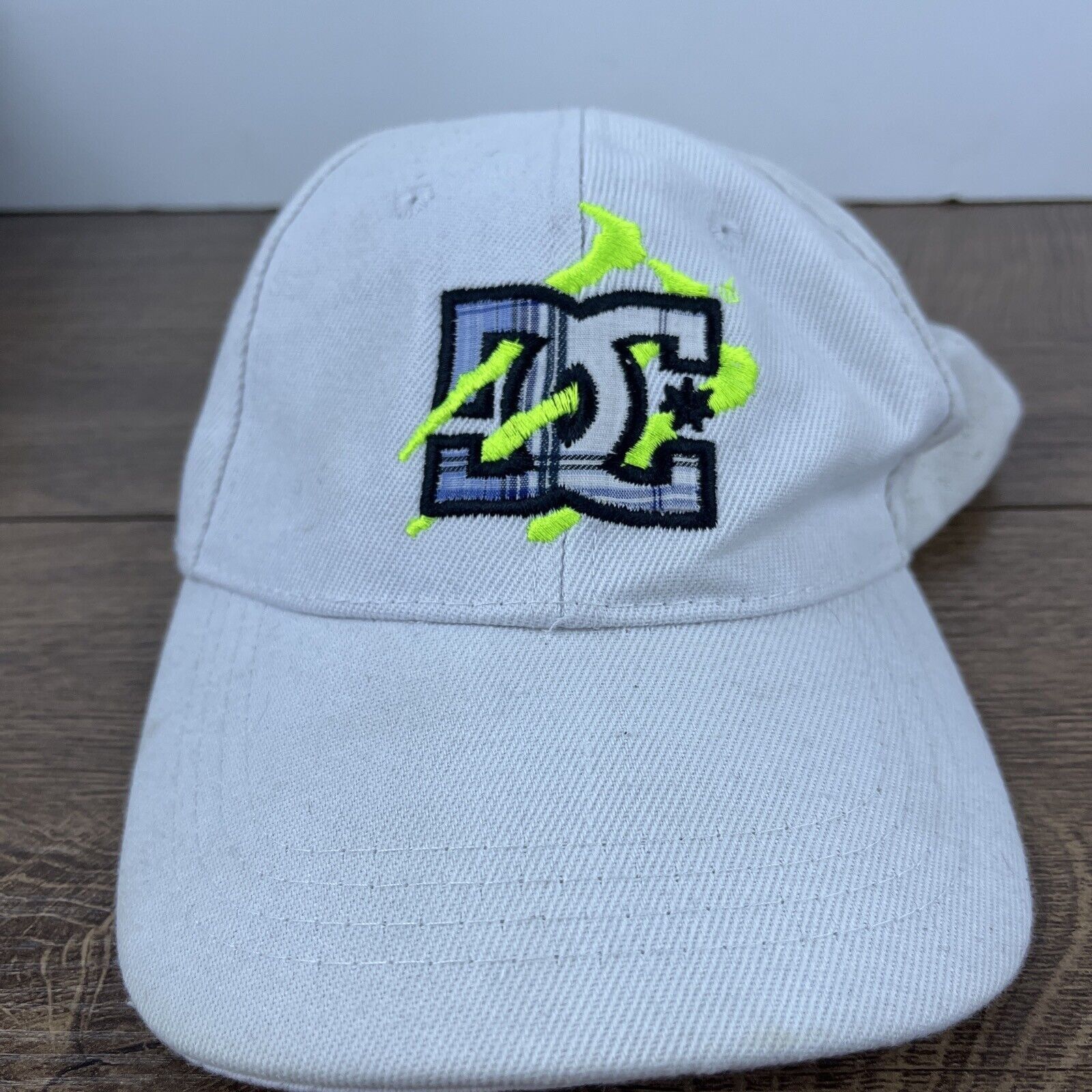 DC Comics DC Hat DC Comics White Hat Adjustable Adult Size Hat White C Size ONE SIZE - 4 Thumbnail