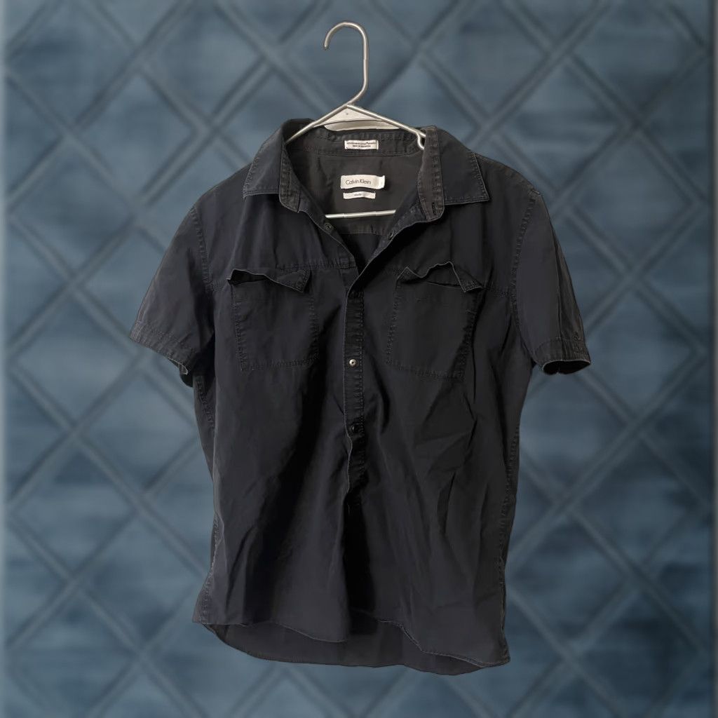 Calvin Klein Calvin Klein Slim Fit Mens Large Solid Short Sleeve Button Up Black Size US 33 - 1 Thumbnail