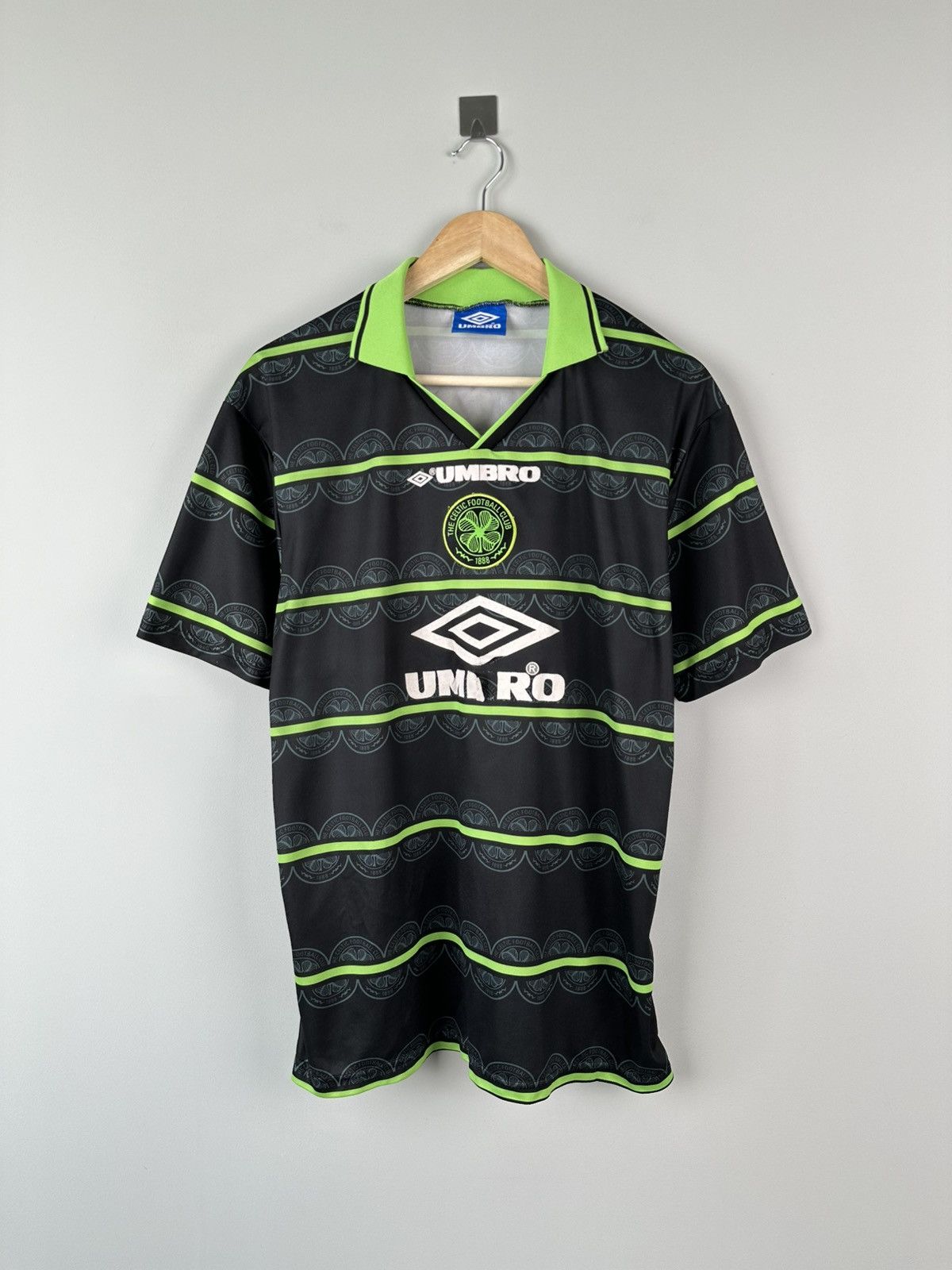 Umbro 90s Vintage Umbro Celtic National Team Jersey 1998-1990 Size US L / EU 52-54 / 3 - 2 Thumbnail