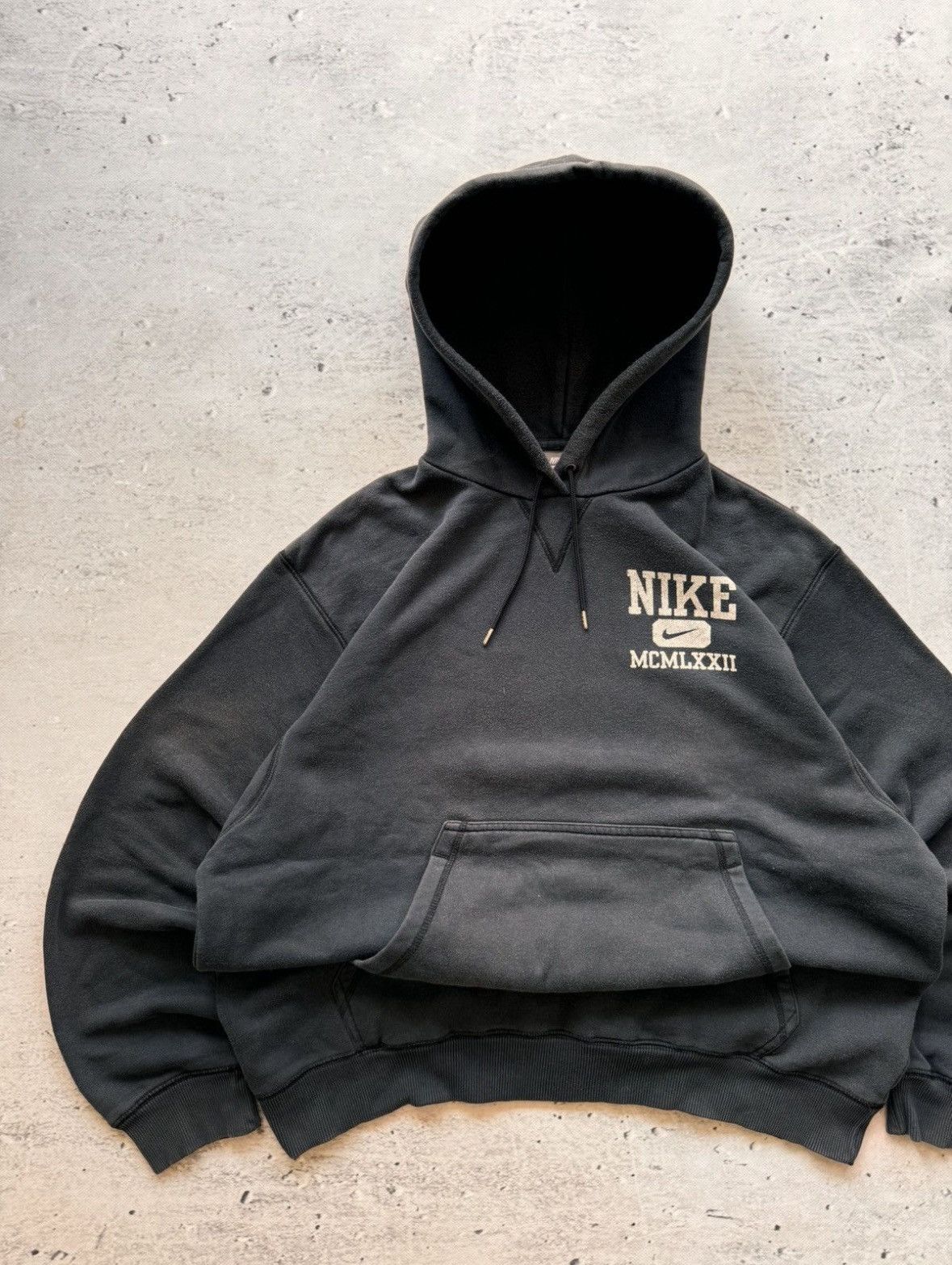 Nike × Vintage Nike Vintage Center Logo Boxy Oversized Hoodie Size US XL / EU 56 / 4 - 2 Thumbnail