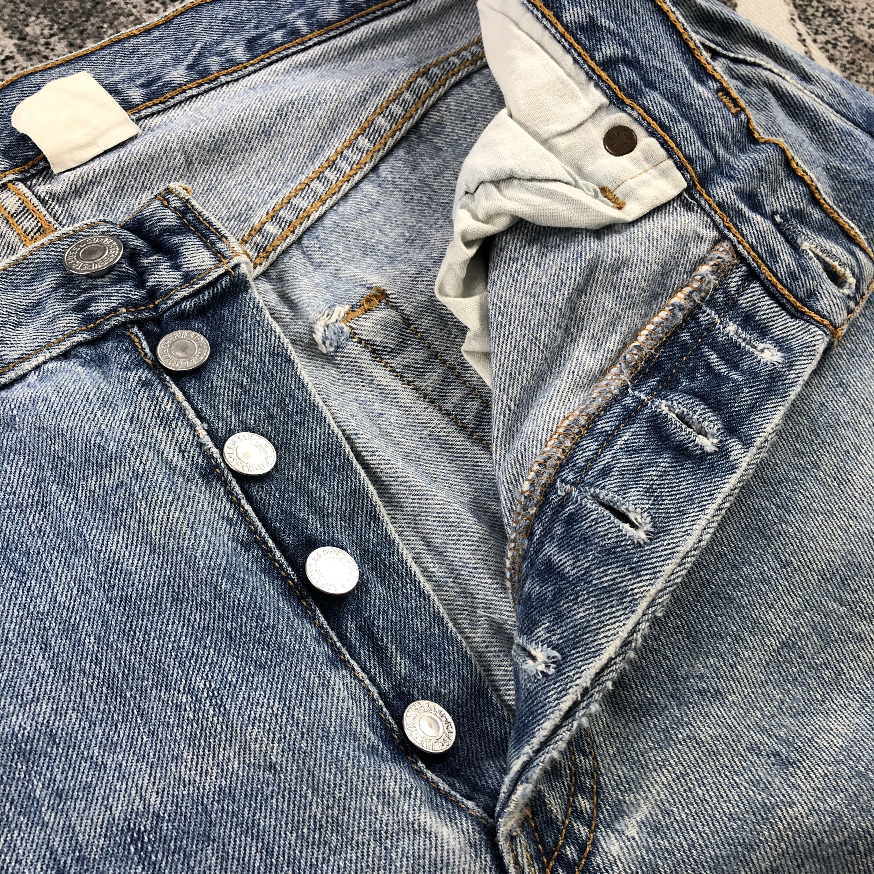Levi's Vintage Levis 501 Jeans Distressed Denim KJ1067 Size US 34 / EU 50 - 13 Thumbnail