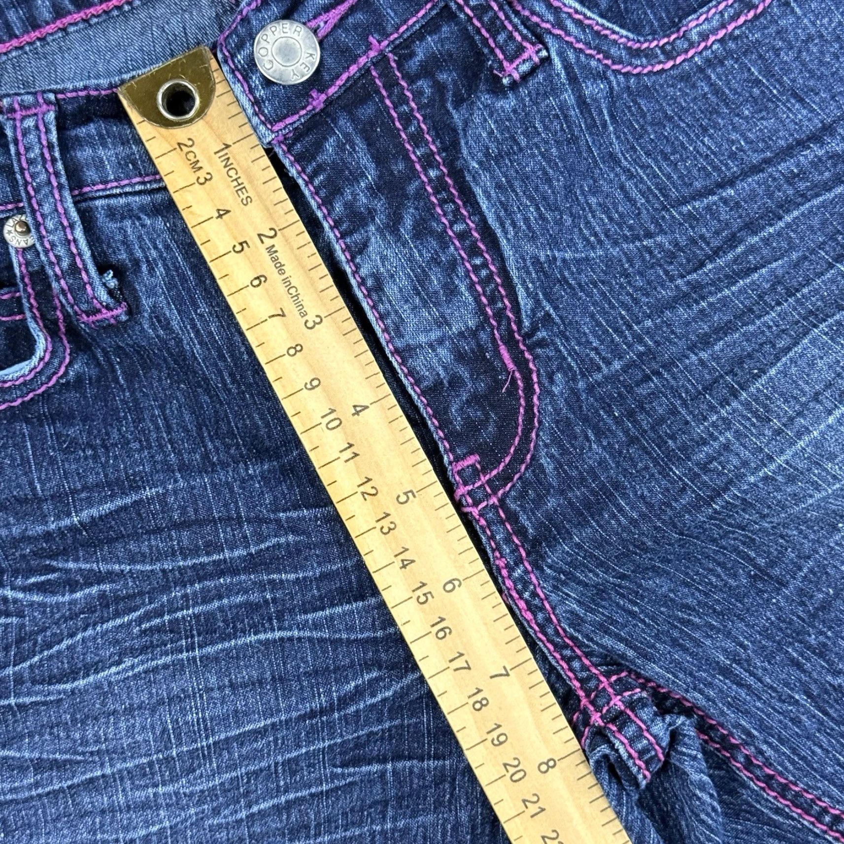 Vintage Lazer Jeans Flared Jeans Women Juniors Size 5 Pink Stretch Dark Wash 28in Inseam Womens Size 27" / US 4 / IT 40 - 5 Thumbnail