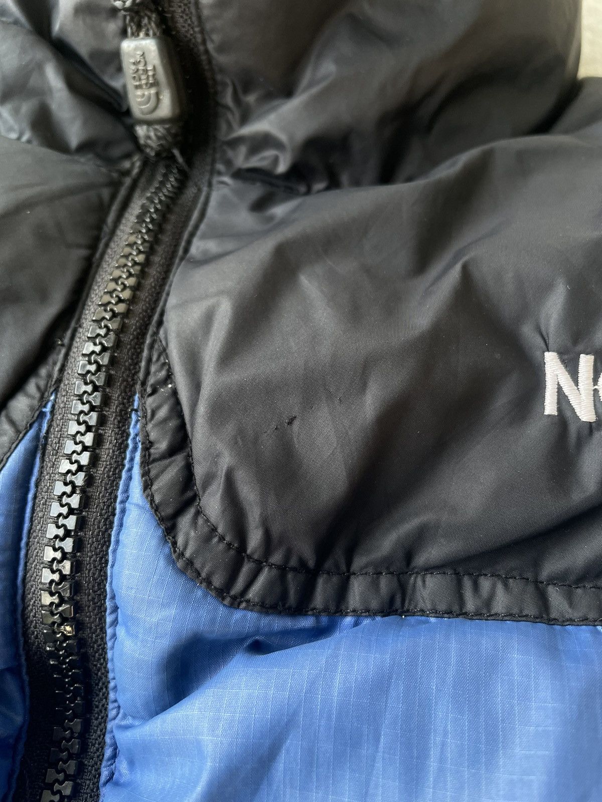 The North Face × Vintage The NorthFace 700 Blue Nuptse Vintage Puffer Jacket Size US M / EU 48-50 / 2 - 4 Thumbnail