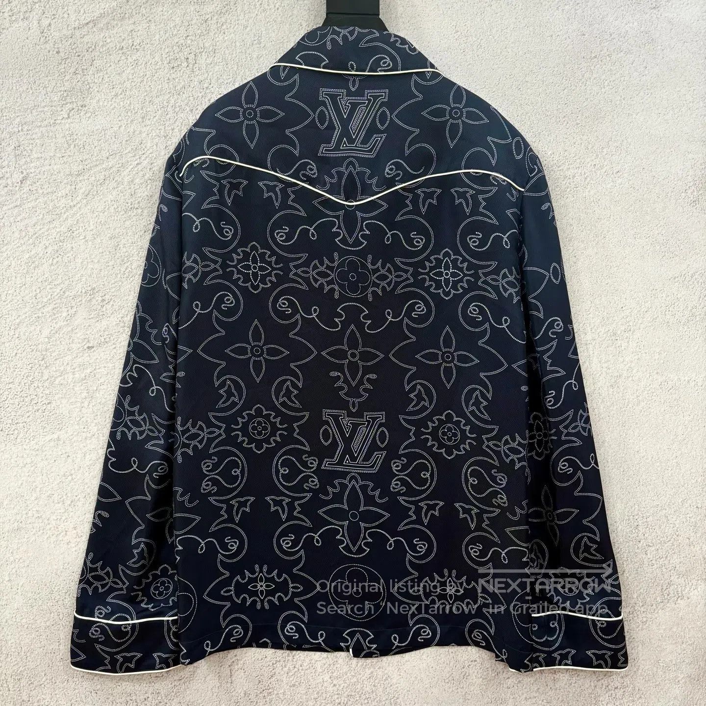 Louis Vuitton Louis Vuitton 24 New Full-Print Logo Long-Sleeve Shirt Size US L / EU 52-54 / 3 - 2 Thumbnail