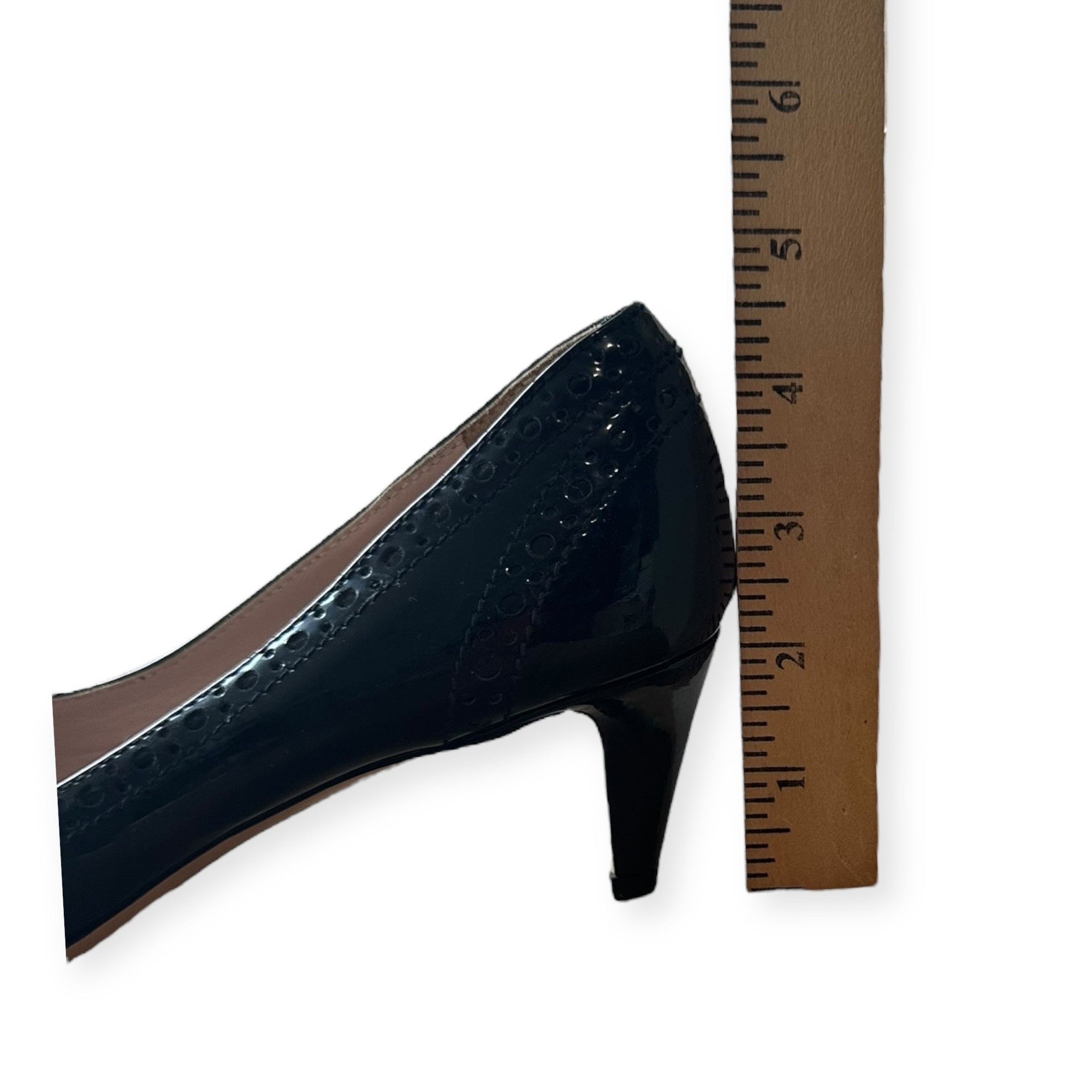 Miu Miu Miu Miu Black Patent Pumps with Studded Bow with perfs, Si Size US 8.5 / IT 38.5 - 11 Thumbnail