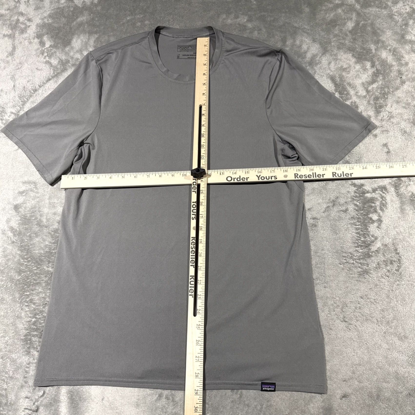 Patagonia Patagonia Capilene Base Layer Mens Medium Short Sleeve Outdoor Hiking Travel Shirt Size US 31 - 4 Thumbnail
