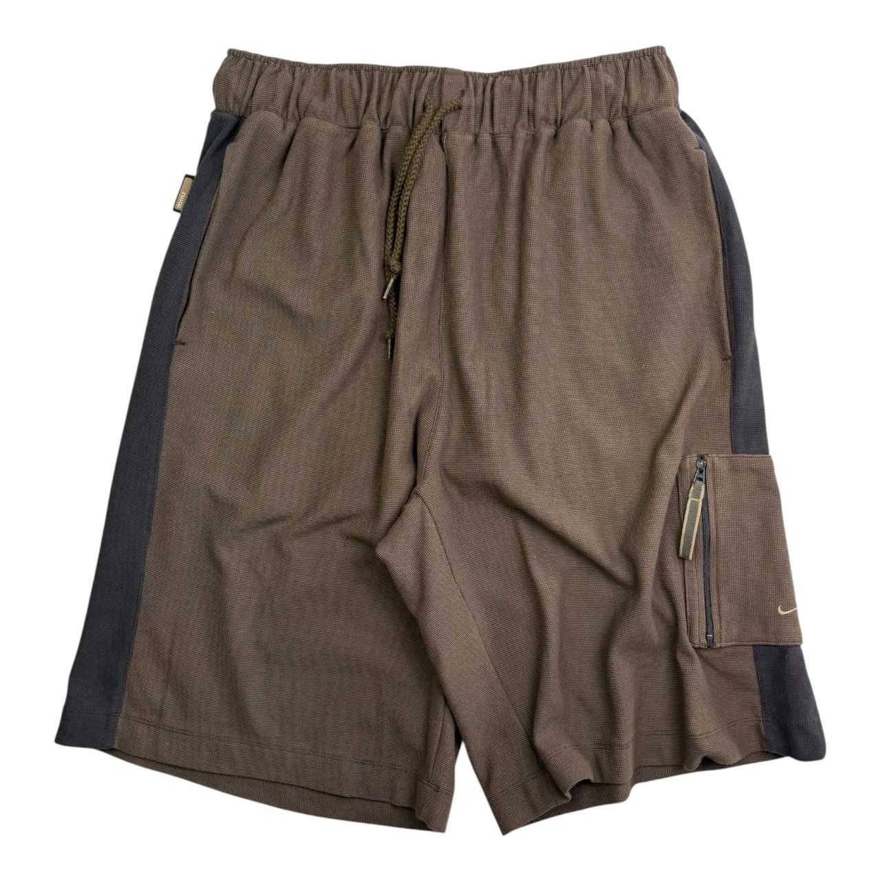 Nike Vintage Nike Cargo Shorts (XL) Size US 34 / EU 50 - 1 Thumbnail
