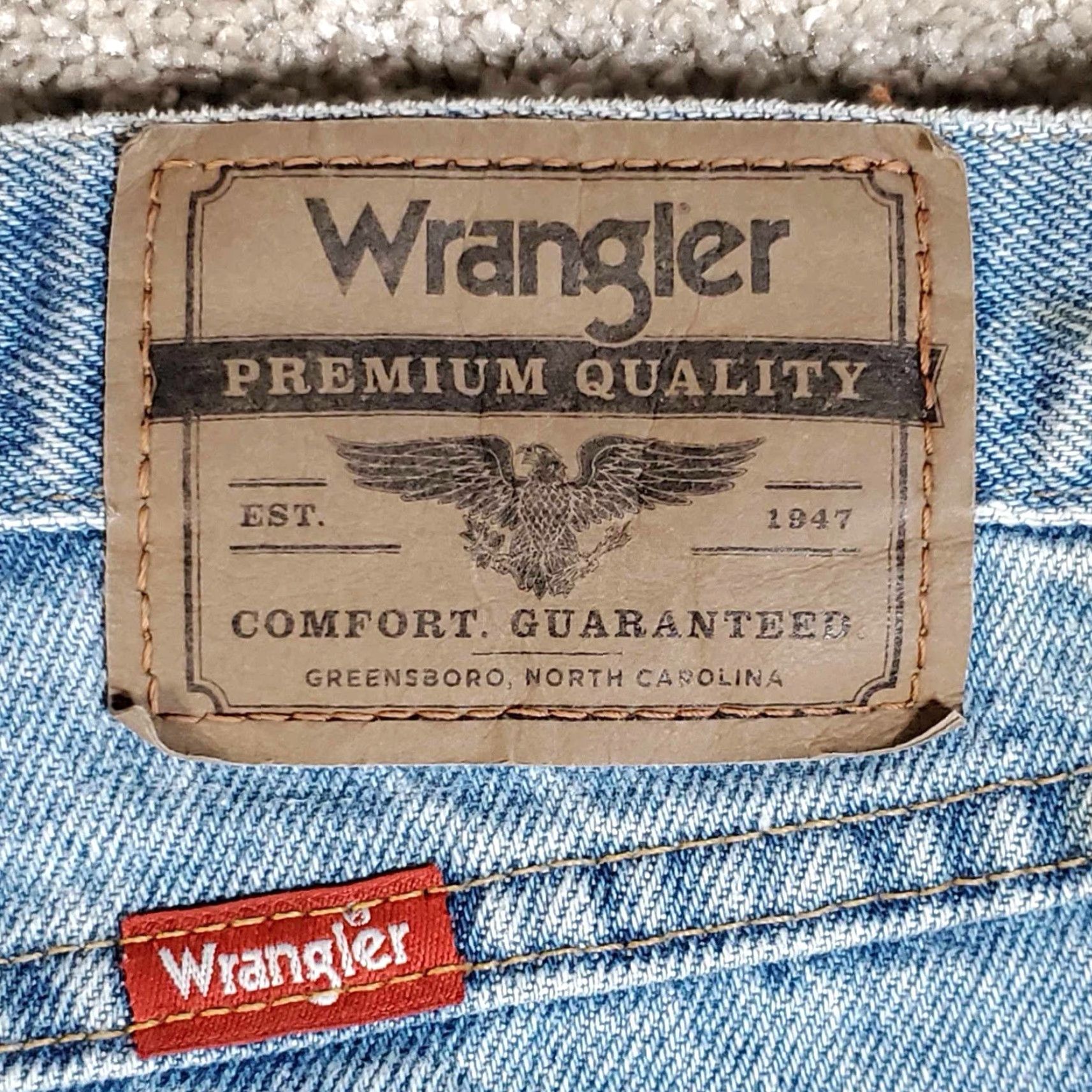 Wrangler WRANGLER 96501SL Jeans Regular Fit 40x30 Mens Blue Light Fade REGULAR FIT - 100% Cotton, Zipper Fly, Inseam 30, 40x30, Medium Wash, Regular Type Size US 40 / EU 56 - 4 Thumbnail