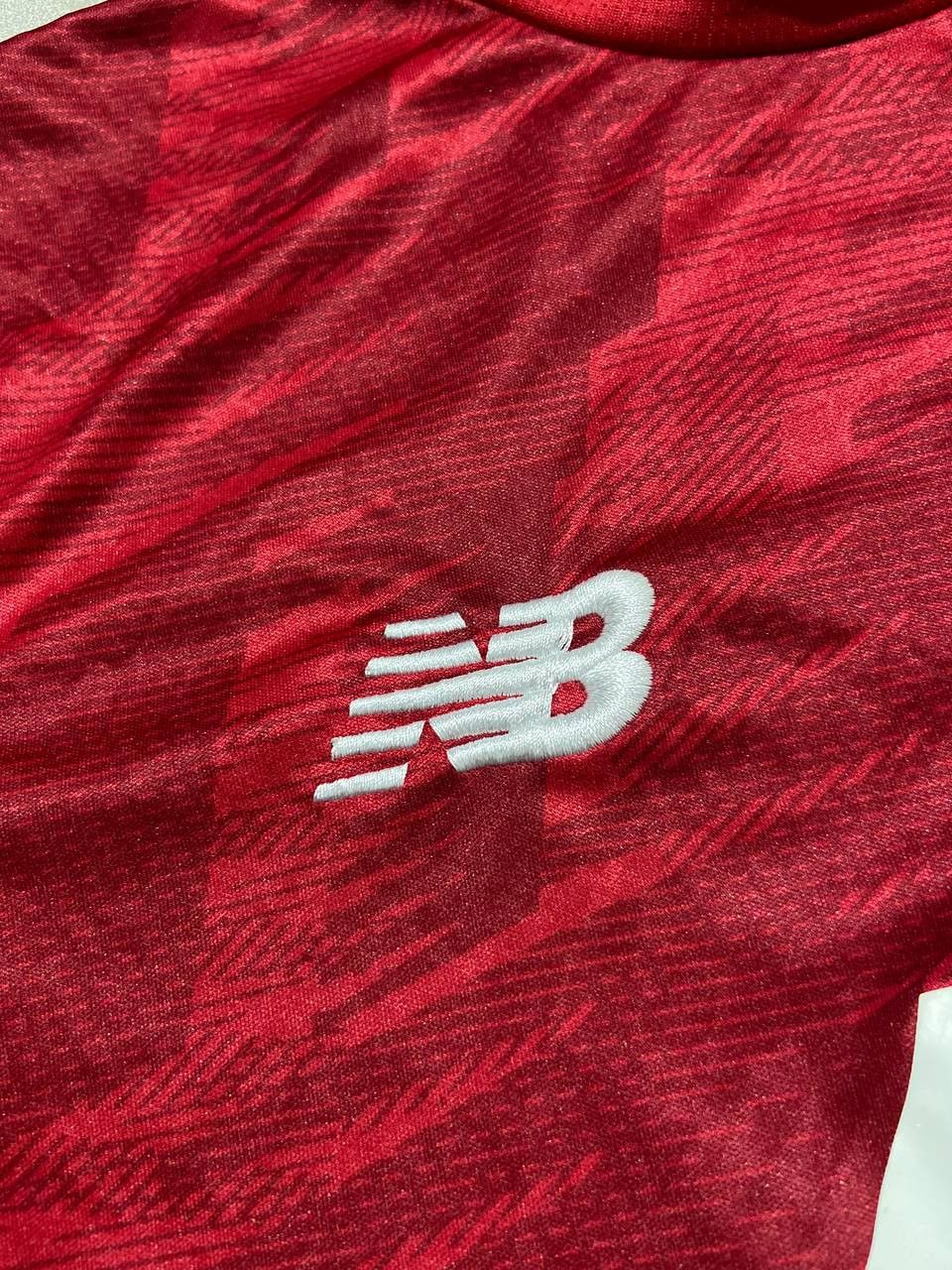 New Balance Football Jersey New Balance Liverpool Soccer AXA Size S Size US S / EU 44-46 / 1 - 7 Thumbnail