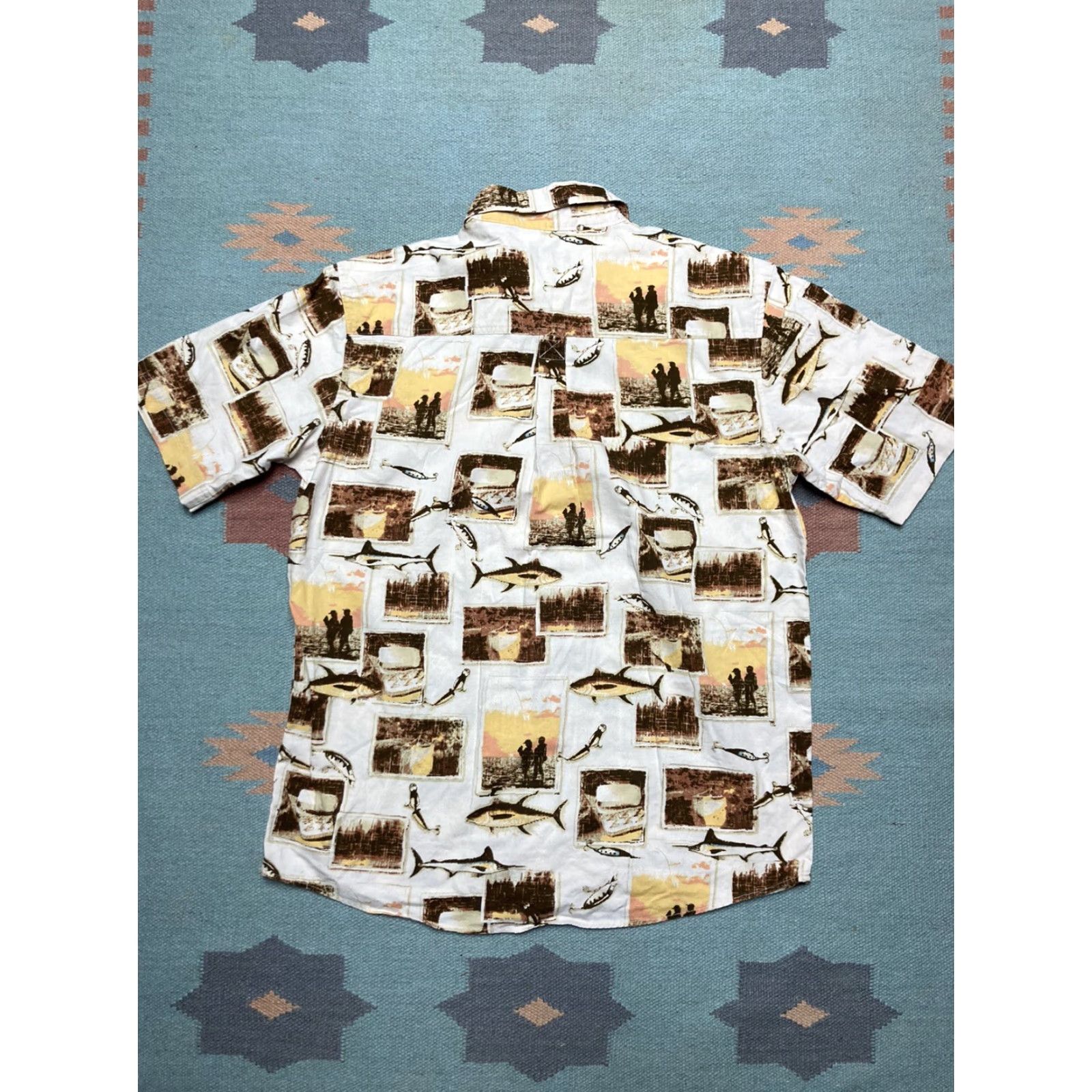 Vintage VINTAGE Woolrich Button Shirt All Over Print Fish Short Sleeve Cotton Outdoor Medium Size US M / EU 48-50 / 2 - 6 Thumbnail