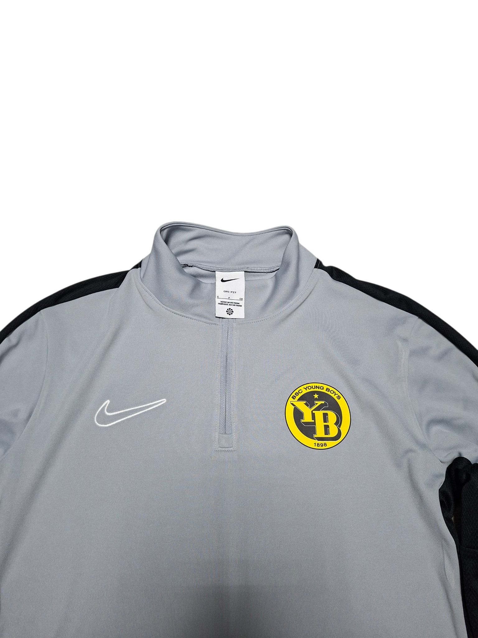 Nike YOUNG BOYS NIKE TRAINING SOCCER SWEATSHIRT Size US S / EU 44-46 / 1 - 2 Thumbnail