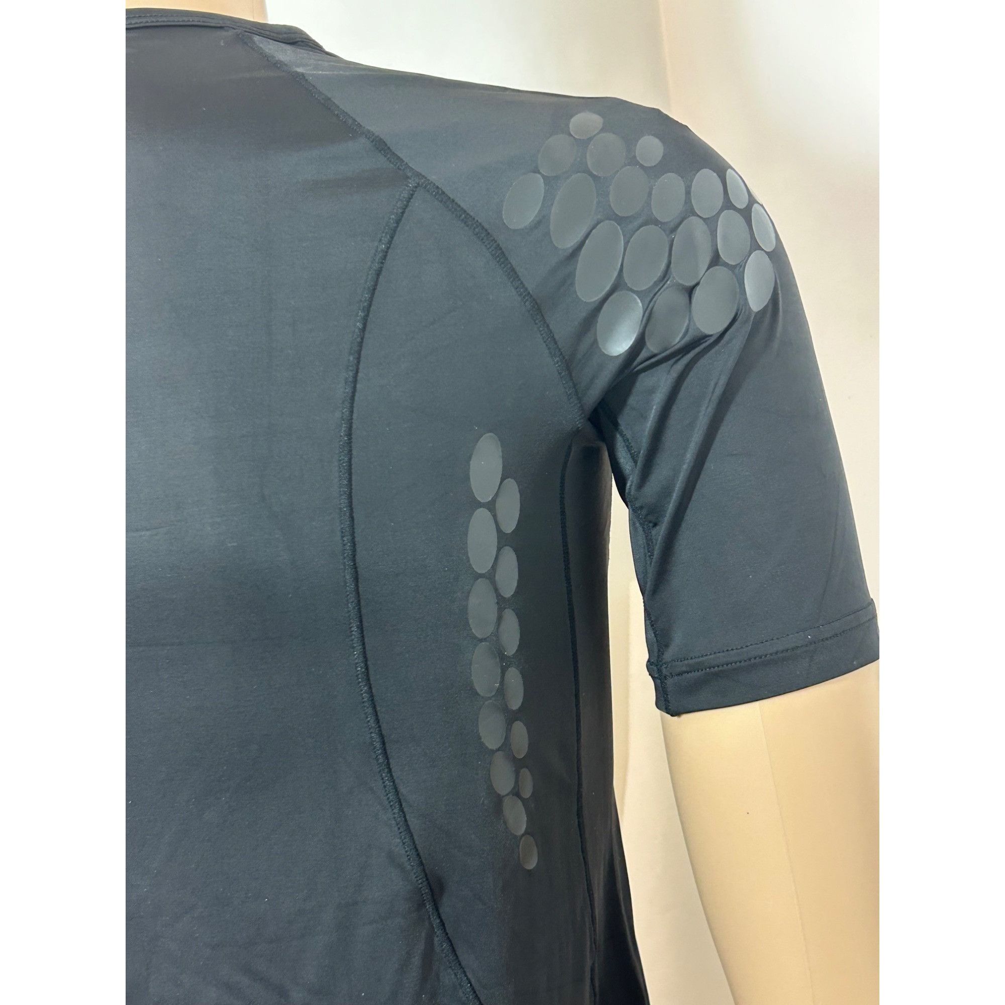 Uniqlo Uniqlo Men’s Black Compression T-Shirt Short Sleeve L Nylon Size US L / EU 52-54 / 3 - 3 Thumbnail