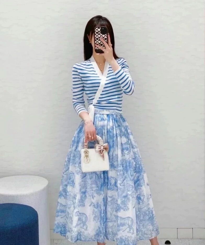 Dior Dior Light blue animal jungle print cotton casual skirt Size 42" / US 20 - 8 Thumbnail