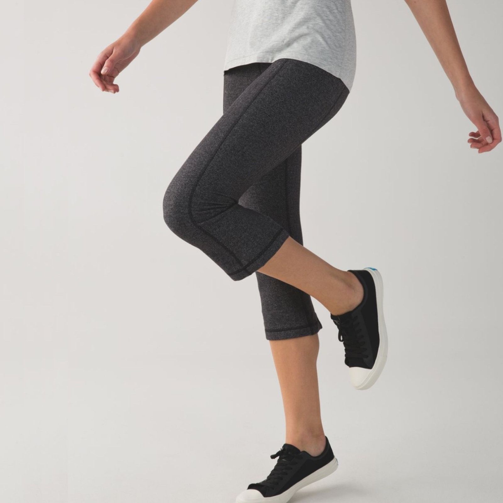 Lululemon Lululemon Gather & Crow Crop Gray Herringbone Leggings 2 Size 24" / US 00 / IT 34 - 2 Thumbnail