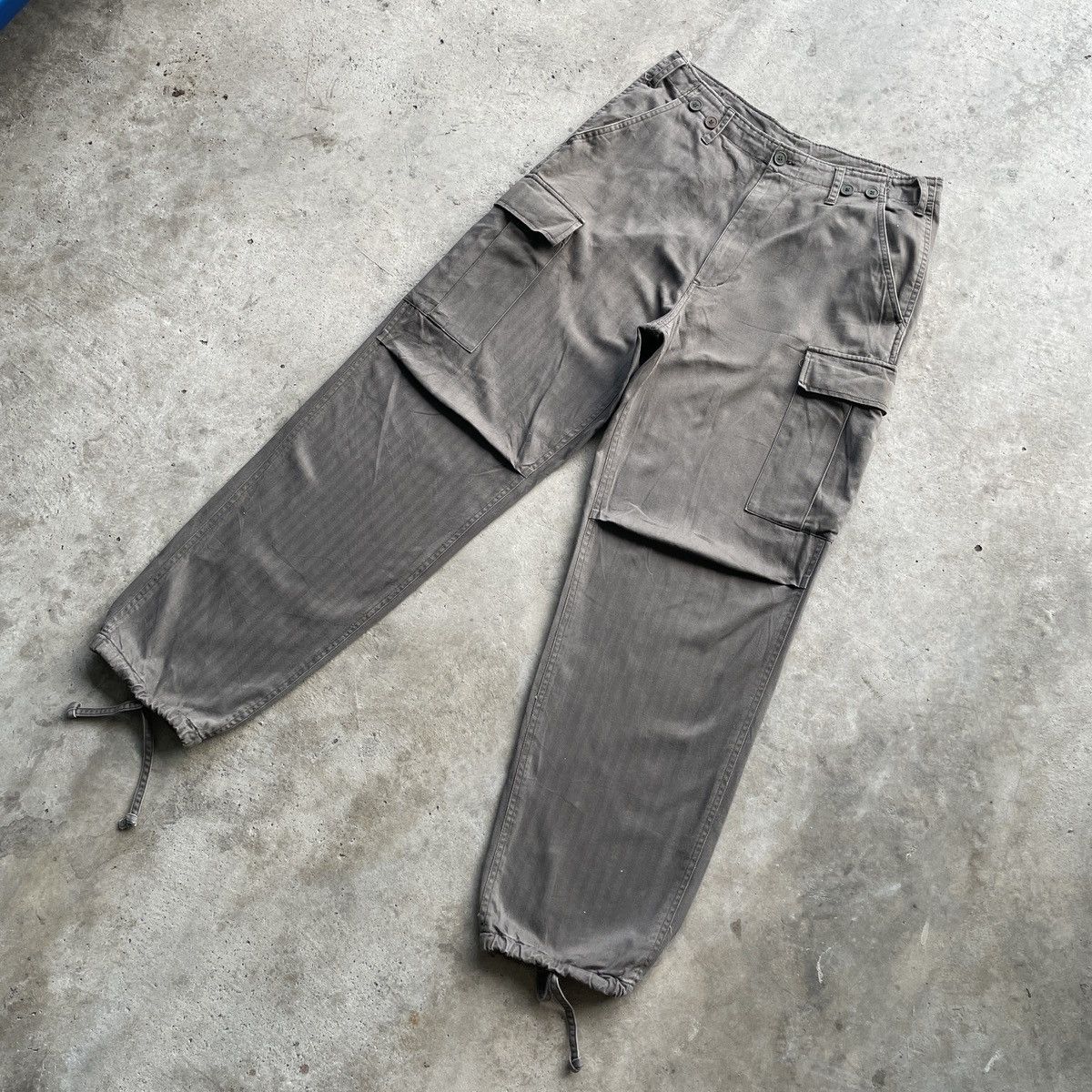 Japanese Brand × Vintage Vintage Japanese Faded Parachute Cargo Pants Tactical W33 Size US 33 - 2 Thumbnail