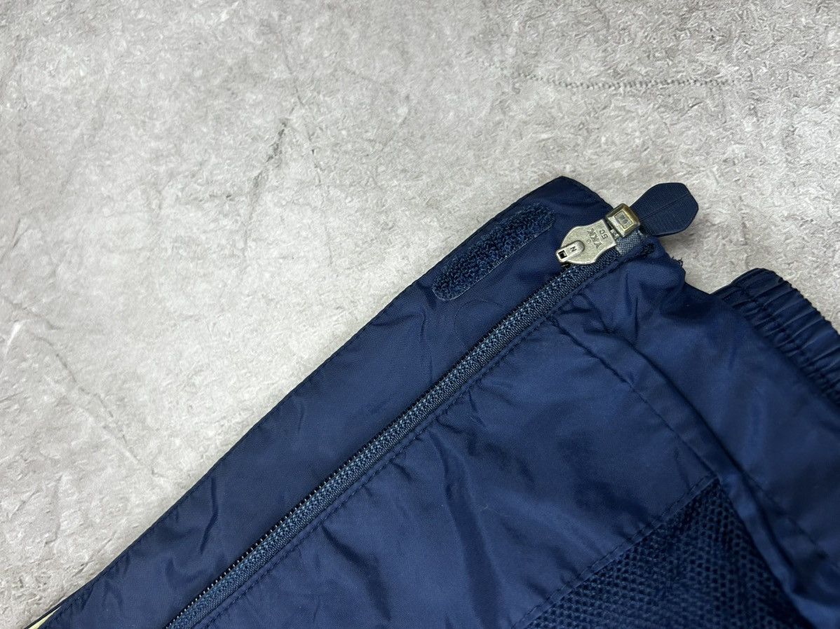 Adidas Vintage Chelsea soccer jacket adidas big logo size m Size US M / EU 48-50 / 2 - 12 Thumbnail