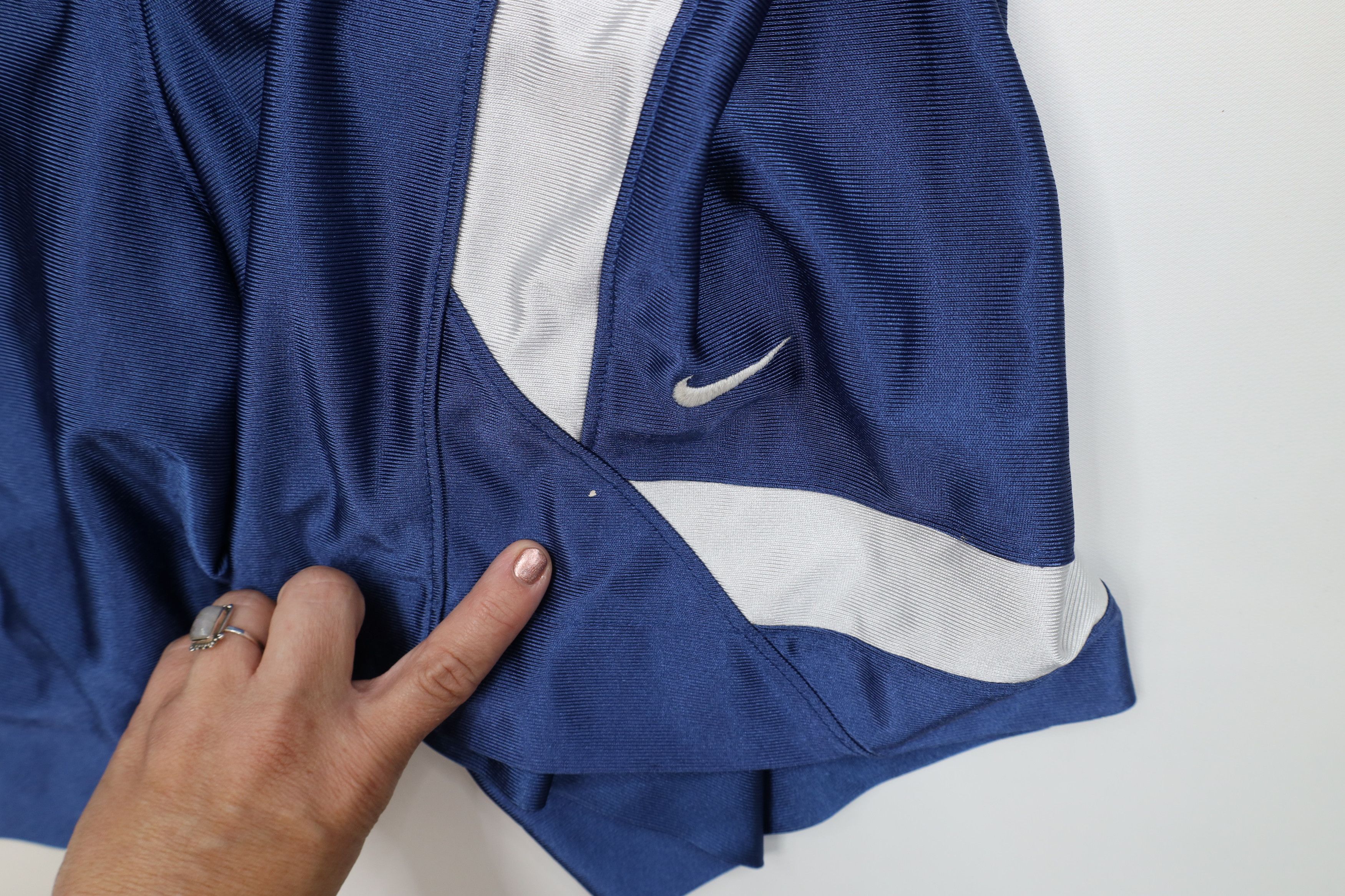 Nike Vintage Nike Mini Swoosh Duke University Basketball Shorts Size US 38 / EU 54 - 9 Thumbnail