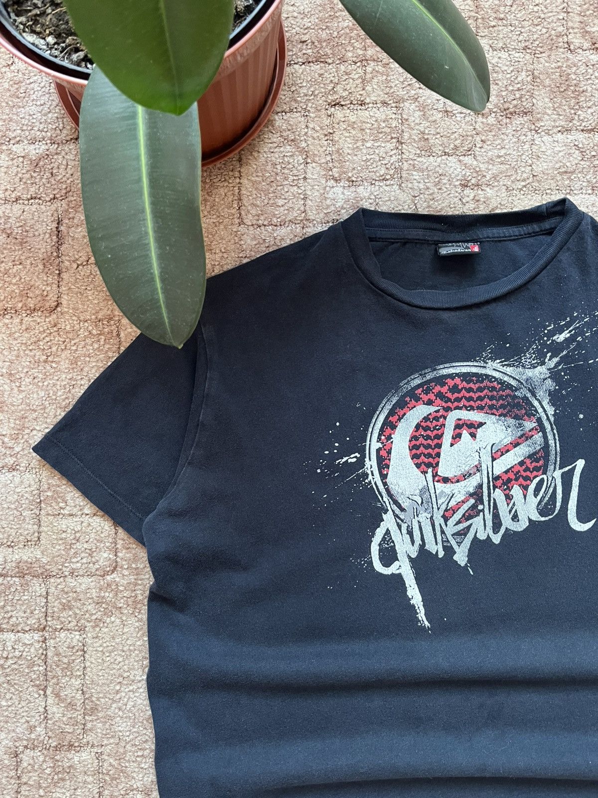 Quiksilver × Vintage Vintage Quiksilver Streetwear Big Logo Tee Surf Size US S / EU 44-46 / 1 - 2 Thumbnail