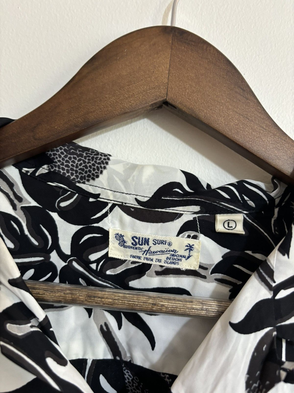 Sun Surf Vintage Hawaiian Shirt (Cream/Black) Size US M / EU 48-50 / 2 - 2 Thumbnail