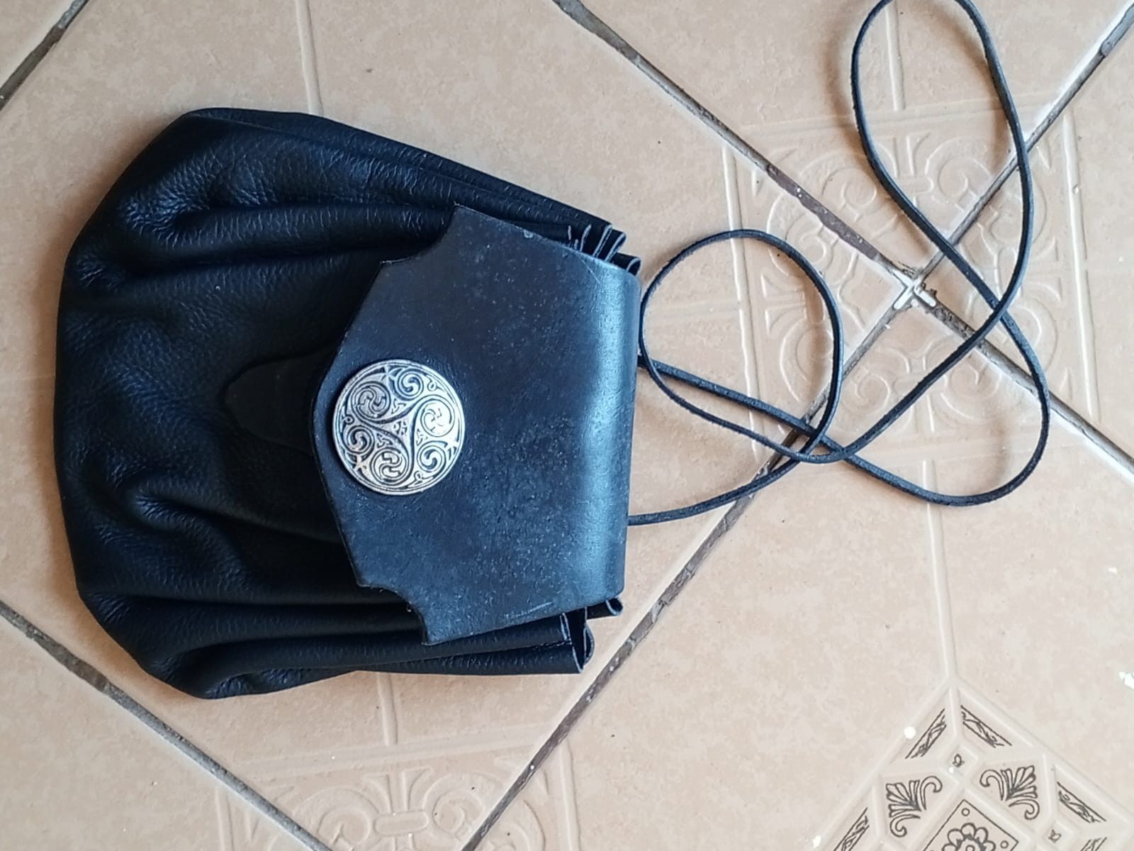 Other Leather Crossbody Bag – Pre-Owned Classic Black Phone Pouch Size ONE SIZE - 3 Thumbnail