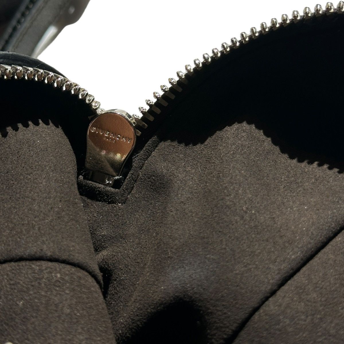 Givenchy $1,700 Givenchy pandora crinkled leather Crossbody messenger Size ONE SIZE - 7 Thumbnail