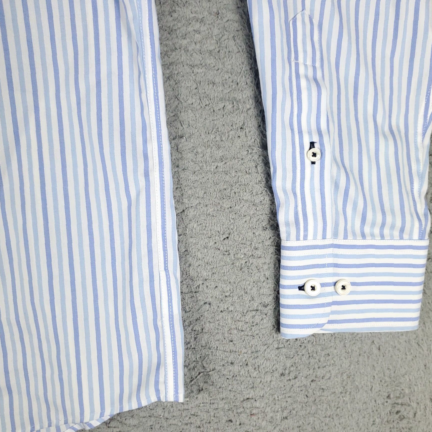 UNTUCKit UNTUCKit Blue Striped Button Up Shirt XL Mens Long Sleeve Casual Size US XL / EU 56 / 4 - 6 Thumbnail
