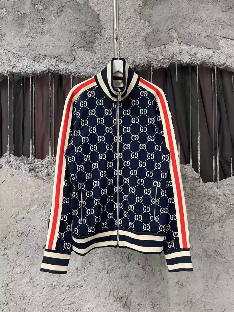 Gucci Gucci Full logo coat Size US M / EU 48-50 / 2 - 1 Thumbnail