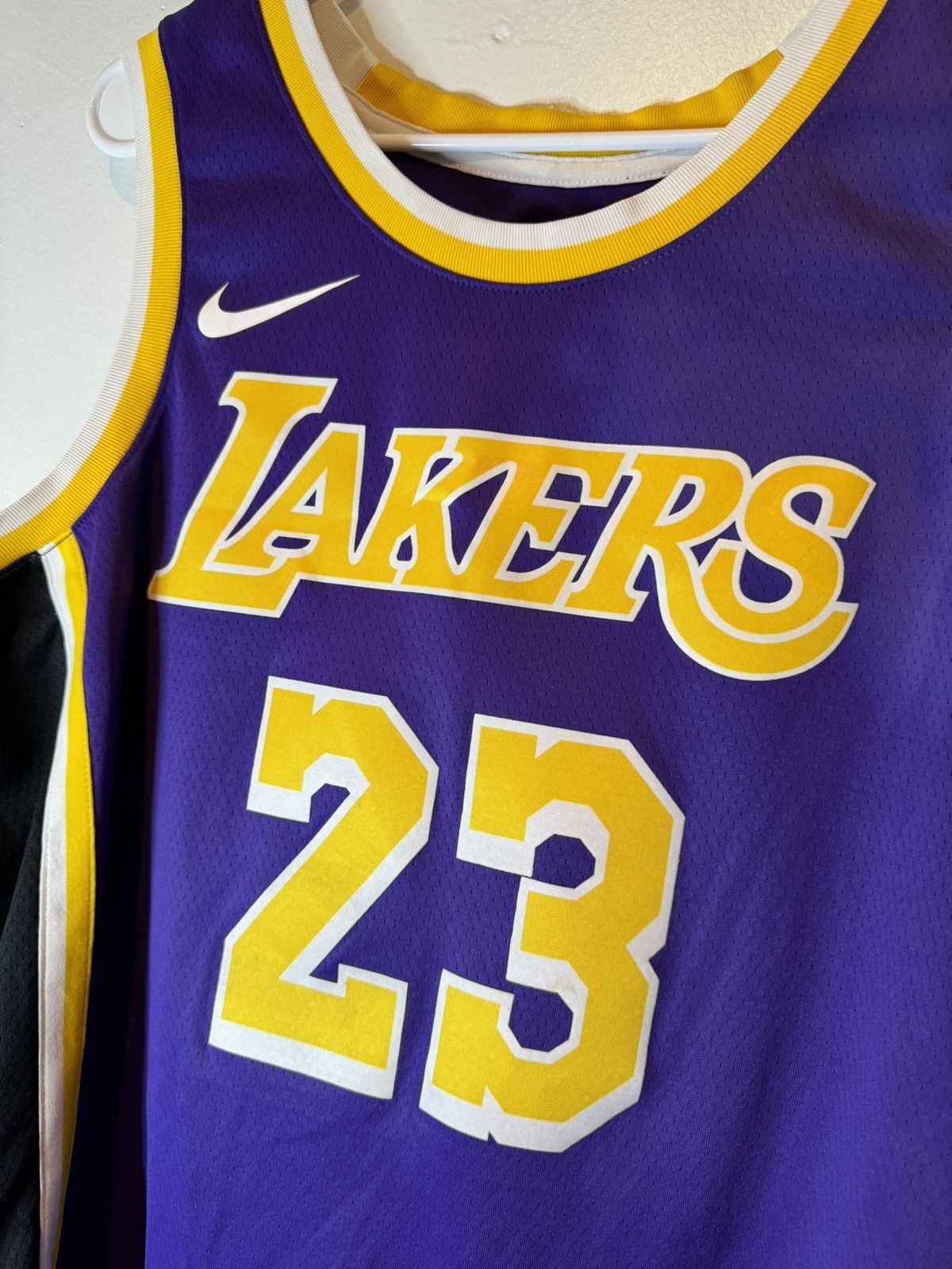 Nike Nike Lebron James Swingman Jersey 23 LA Lakers Purple Size L Size US M / EU 48-50 / 2 - 2 Thumbnail