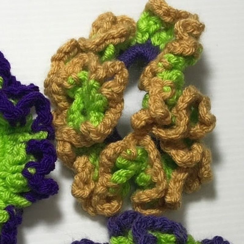 Handmade NWT Handmade Crocheted Hair Scrunchie Set of 3 Size ONE SIZE - 3 Thumbnail