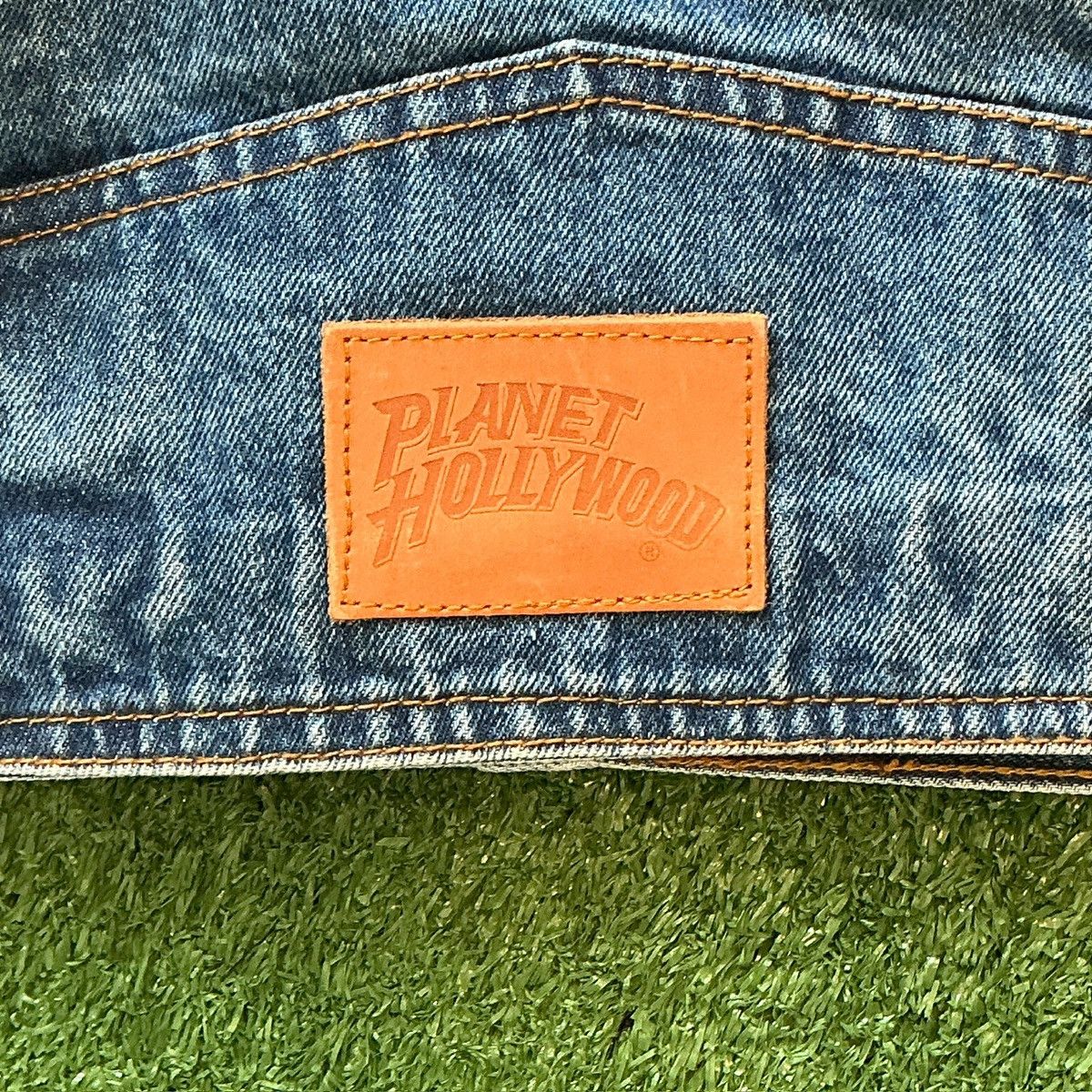 Planet Hollywood Vintage 1991 Vancouver Planet Hollywood Blue Denim Jacket Size US L / EU 52-54 / 3 - 3 Thumbnail