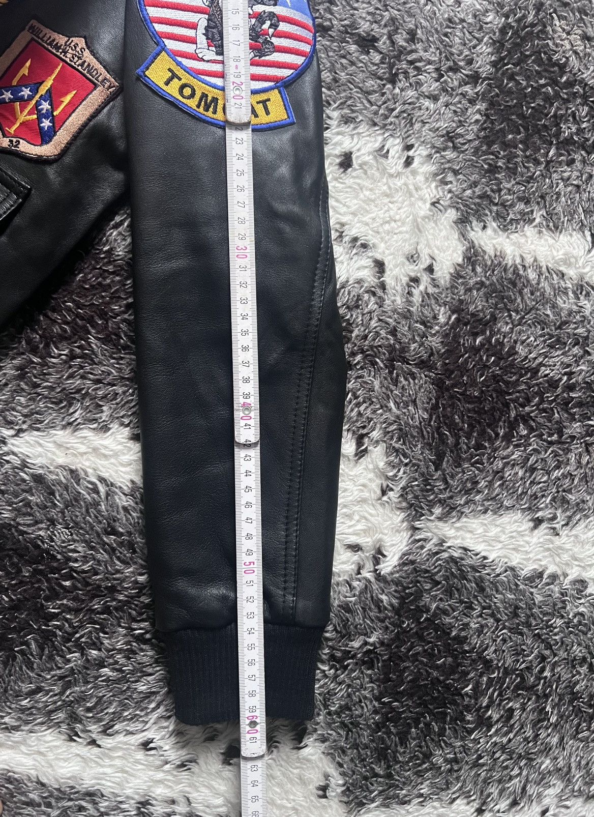 Other Vintage Women’s Leather Bomber Jacket Black with Gun Style Size US S / EU 44-46 / 1 - 8 Thumbnail