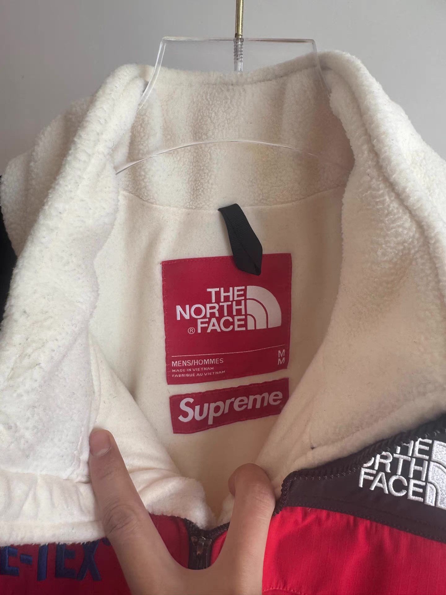 Supreme Supreme x The North Face red and white fleece jacket Q17 Size US M / EU 48-50 / 2 - 4 Thumbnail
