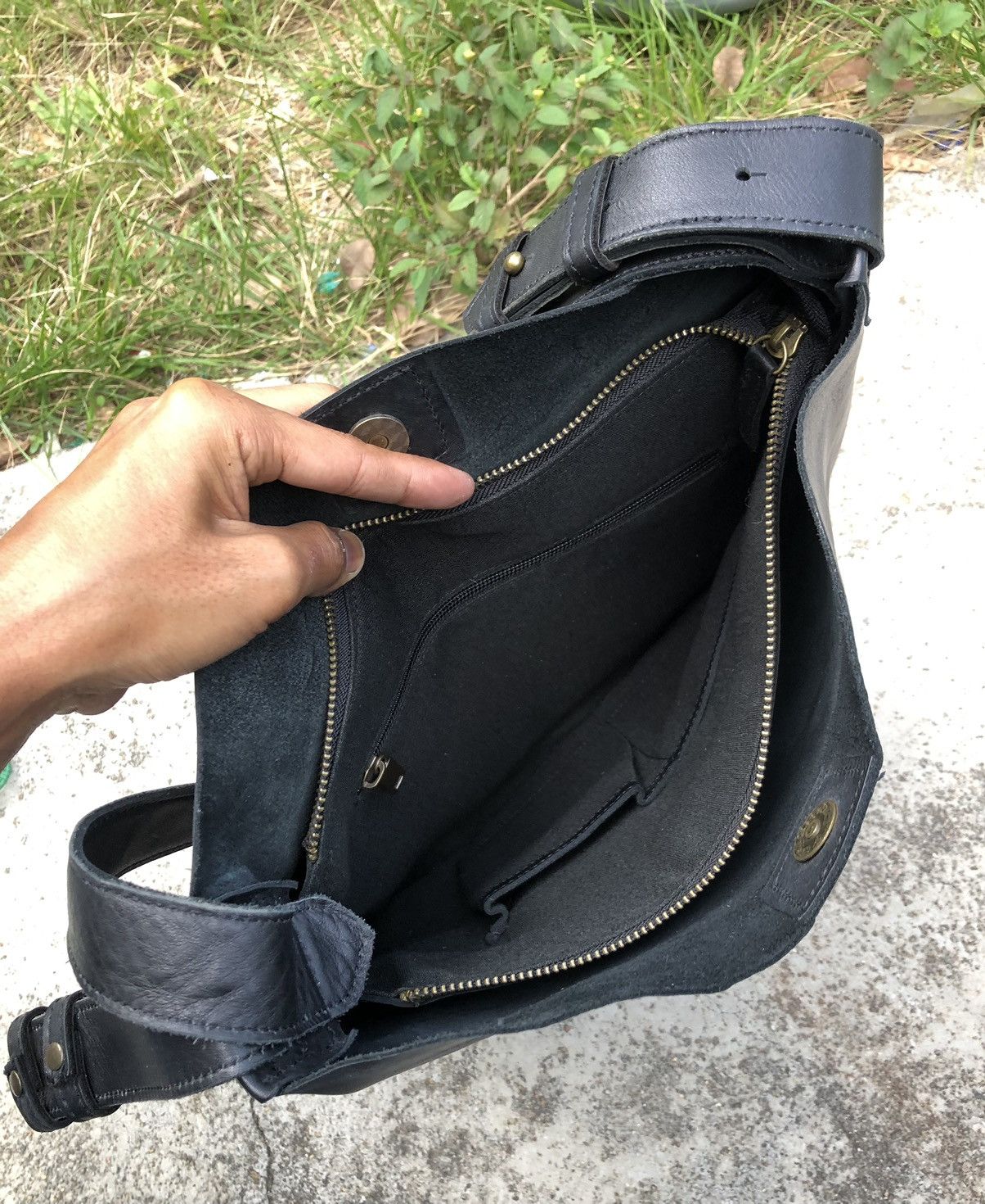 Genuine Leather ZAPPELIN LEATHER SLINGBAG/HANDCARRY BAG Size ONE SIZE - 4 Thumbnail