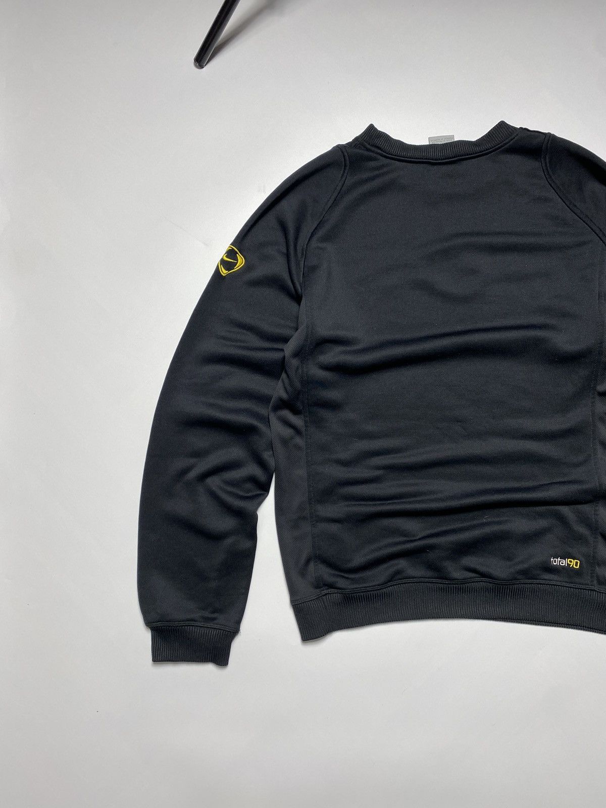 Nike × Vintage Vintage Nike Bvb Borussia central logo soccer sweatshirt Size US S / EU 44-46 / 1 - 10 Thumbnail