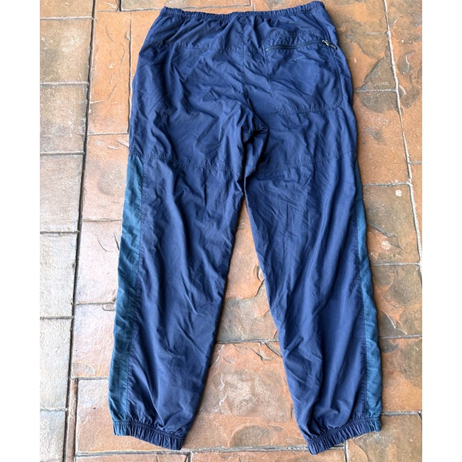 Nike VINTAGE Nike Windbreaker Track Pants L Blue Nike Air Basketball Gym Running Grunge Hip Hop Mens Regular 90s Style Size US 33 - 3 Thumbnail