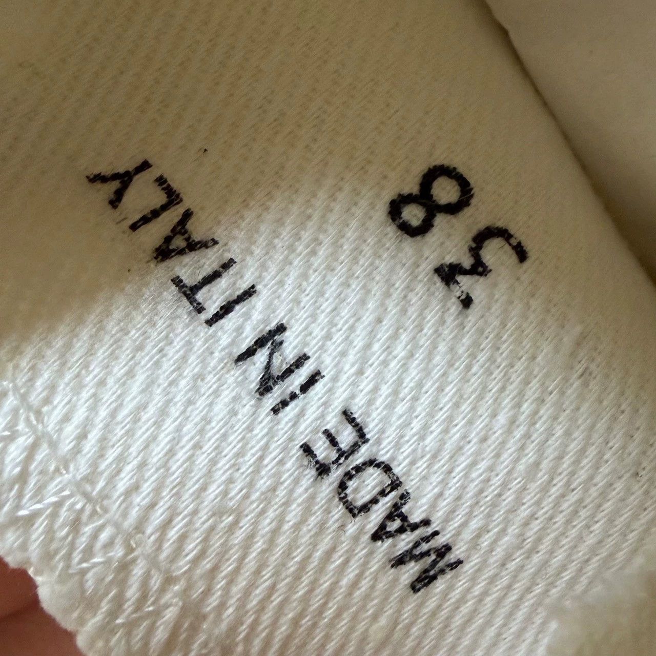 Maison Margiela Maison Margiela versatile low-top stylish sneakers Size US 7.5 / IT 37.5 - 8 Thumbnail
