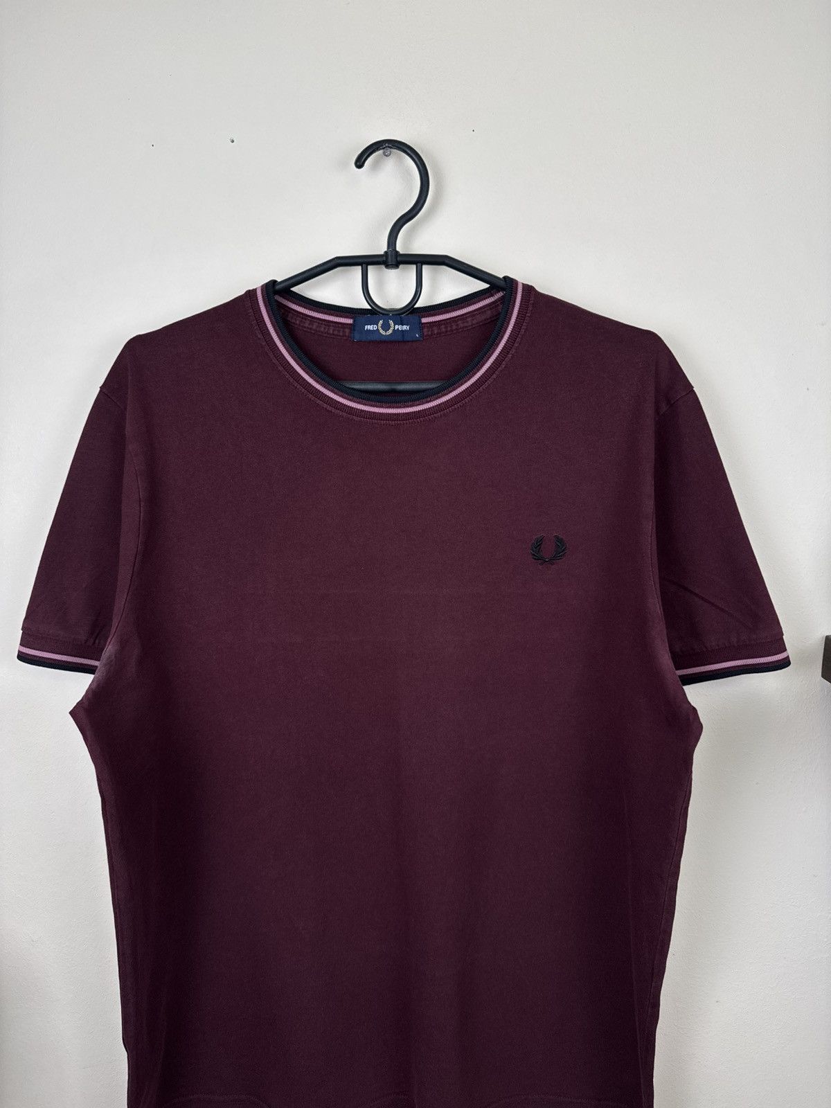 Fred Perry Fred Perry T shirt Burgundy Casual Street L Hype Rare Size US L / EU 52-54 / 3 - 3 Thumbnail