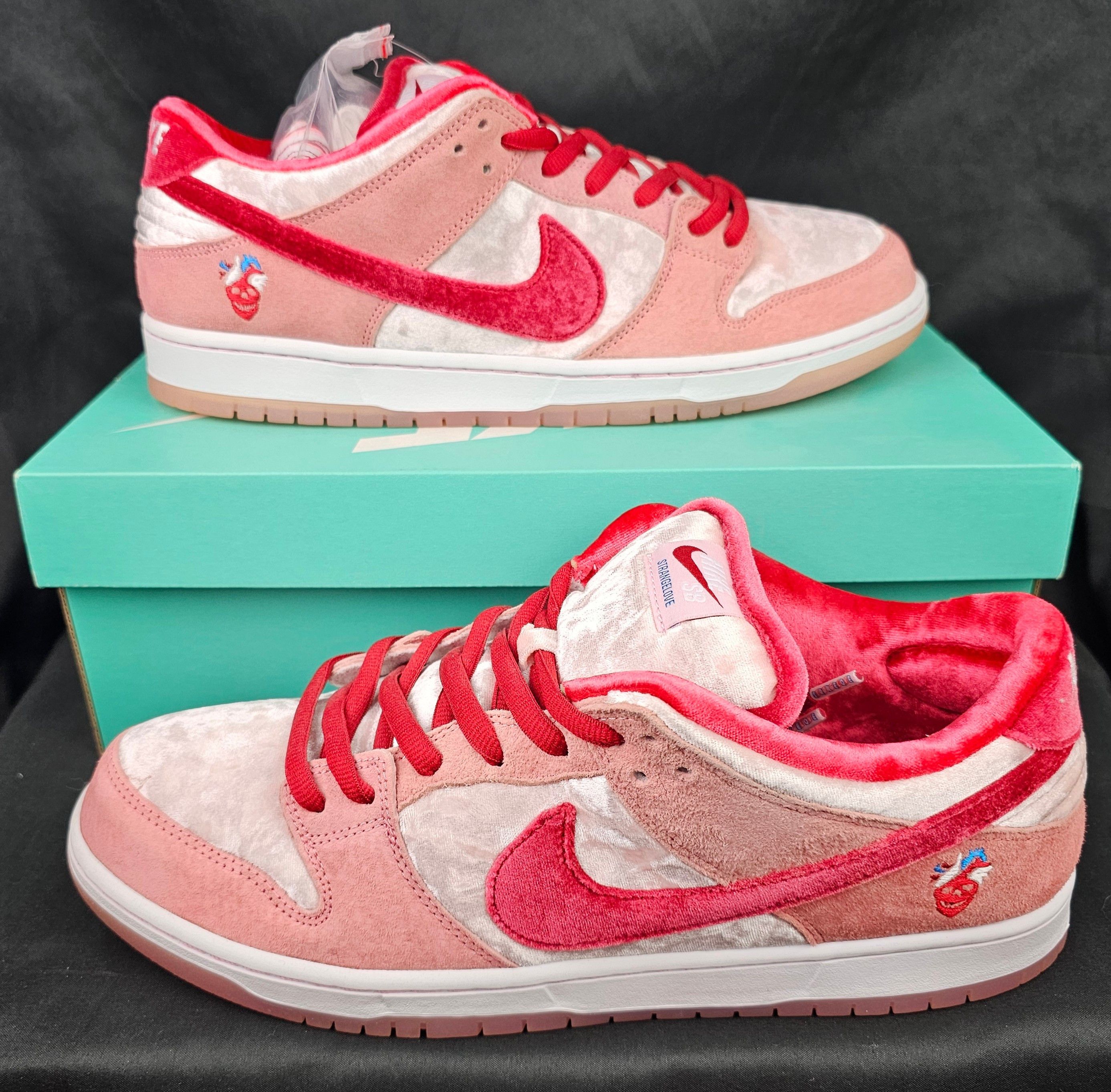 Nike × StrangeLove Skateboards Nike SB Dunk Low x StrangeLove Valentine's Day 2020 Men's Size US 13 / EU 46 - 2 Thumbnail