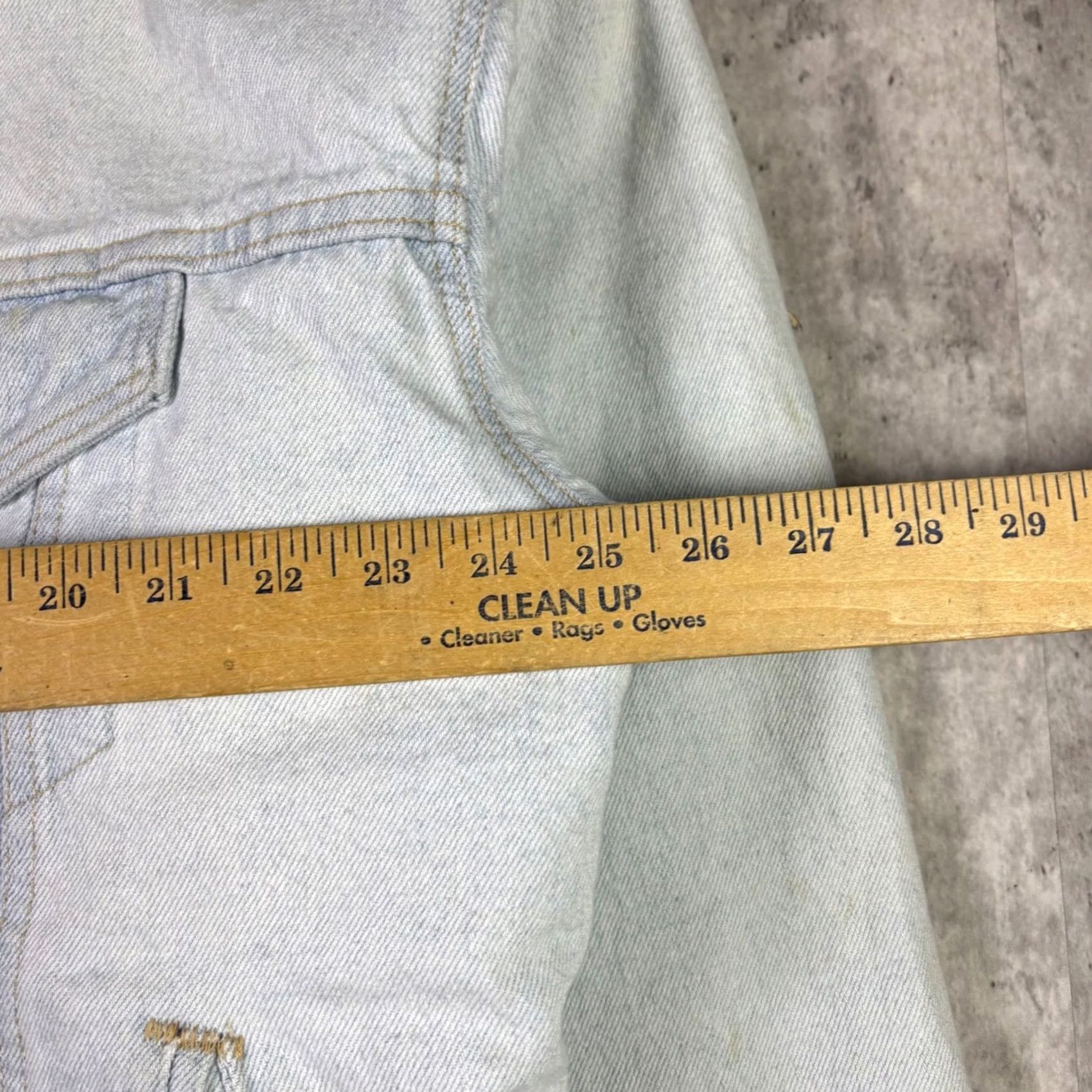 Levi's VINTAGE Levi's Trucker Jacket Denim Light Wash Mens XL with Faux Fur Lining, Button, Pockets, Cotton Outer Shell, Regular Fit, Casual Western Outdoor Size US XL / EU 56 / 4 - 3 Thumbnail