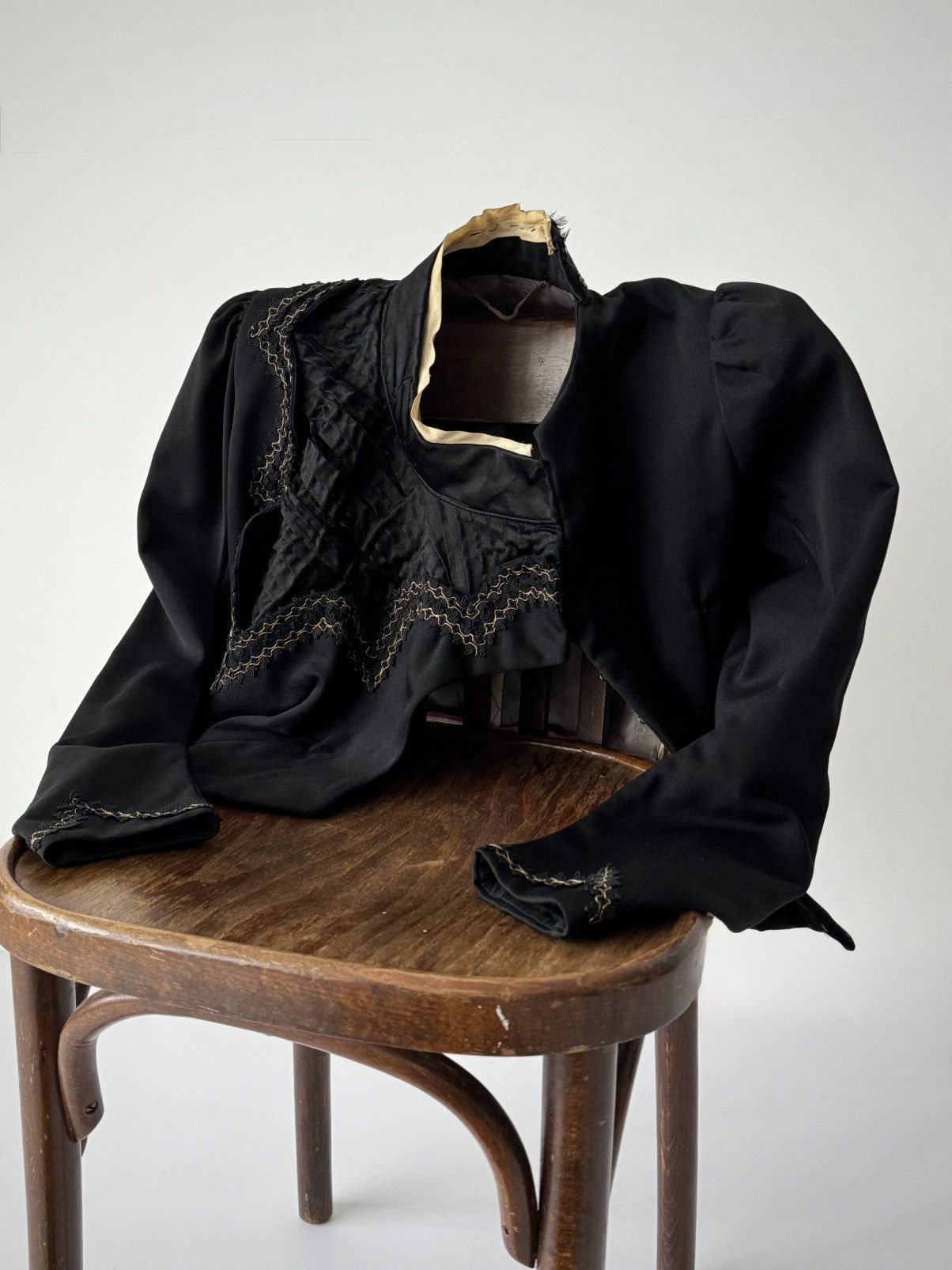 Vintage 1900s Antique Victorian Black Silk Boned Bodice Size ONE SIZE - 3 Thumbnail